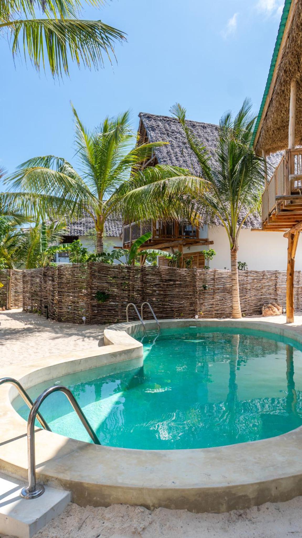 MAKU Oasis Villas and Studios