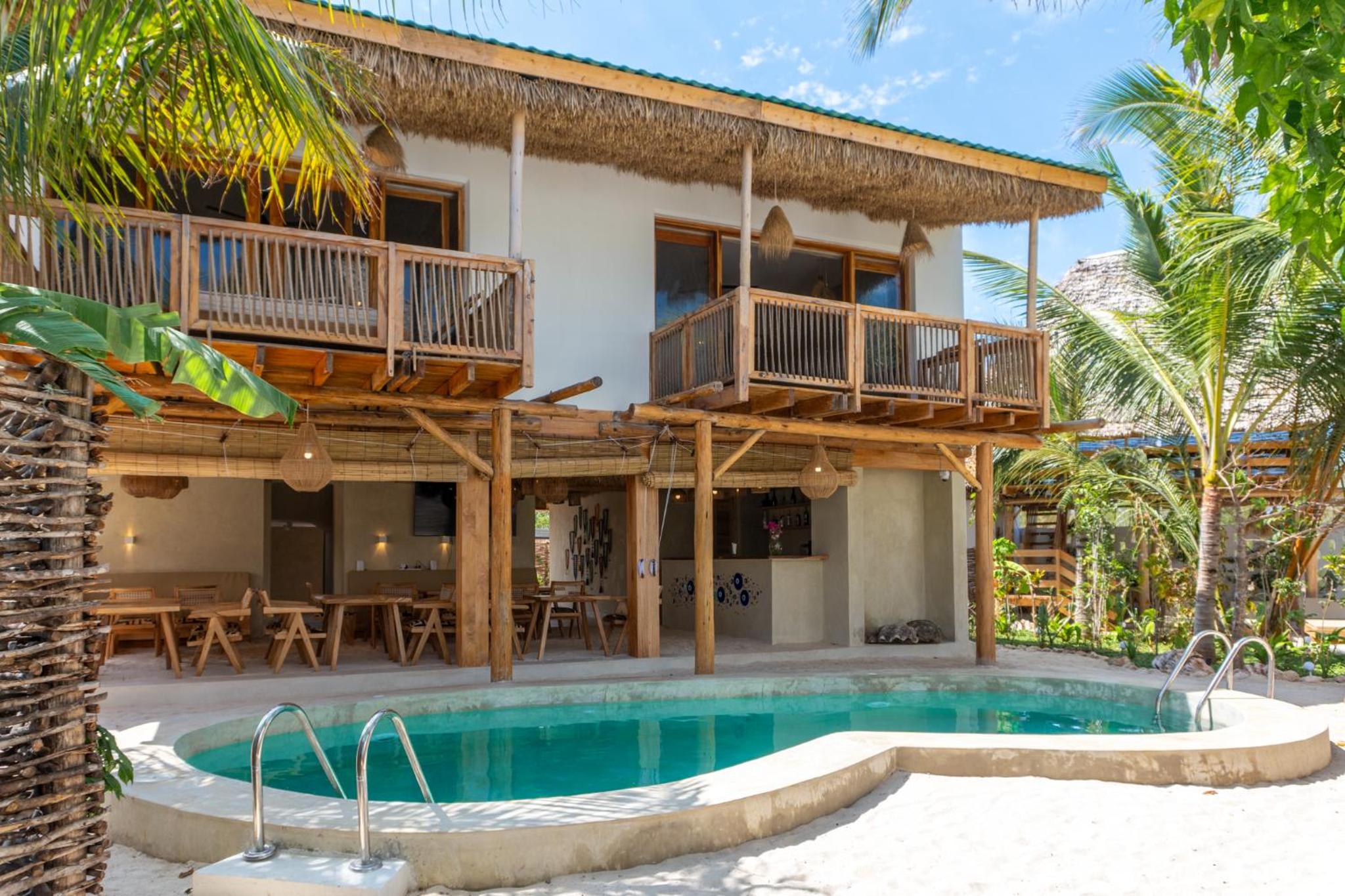MAKU Oasis Villas and Studios