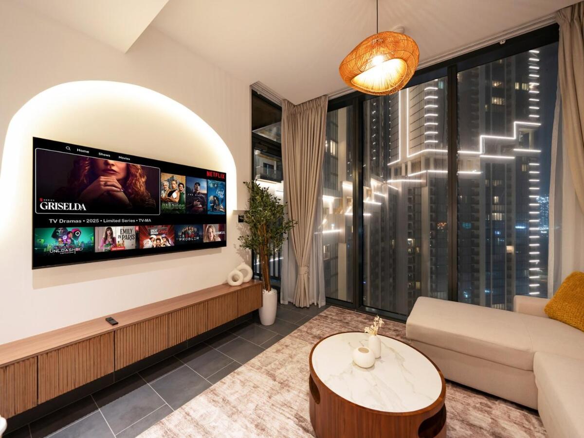 Royal Vista - Stunning Boho Style 1BR with 5 Star Amenities