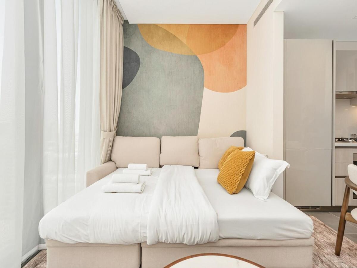 Royal Vista - Stunning Boho Style 1BR with 5 Star Amenities