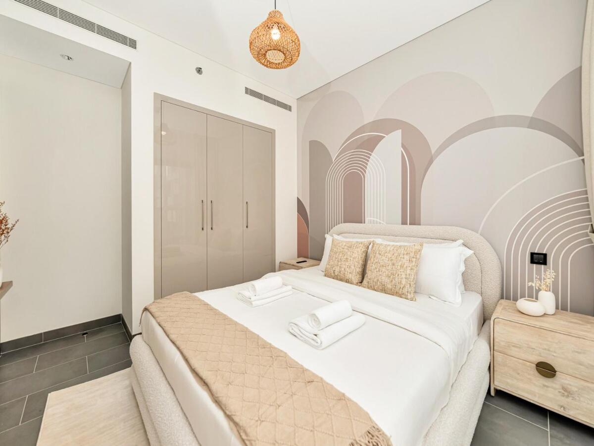 Royal Vista - Stunning Boho Style 1BR with 5 Star Amenities