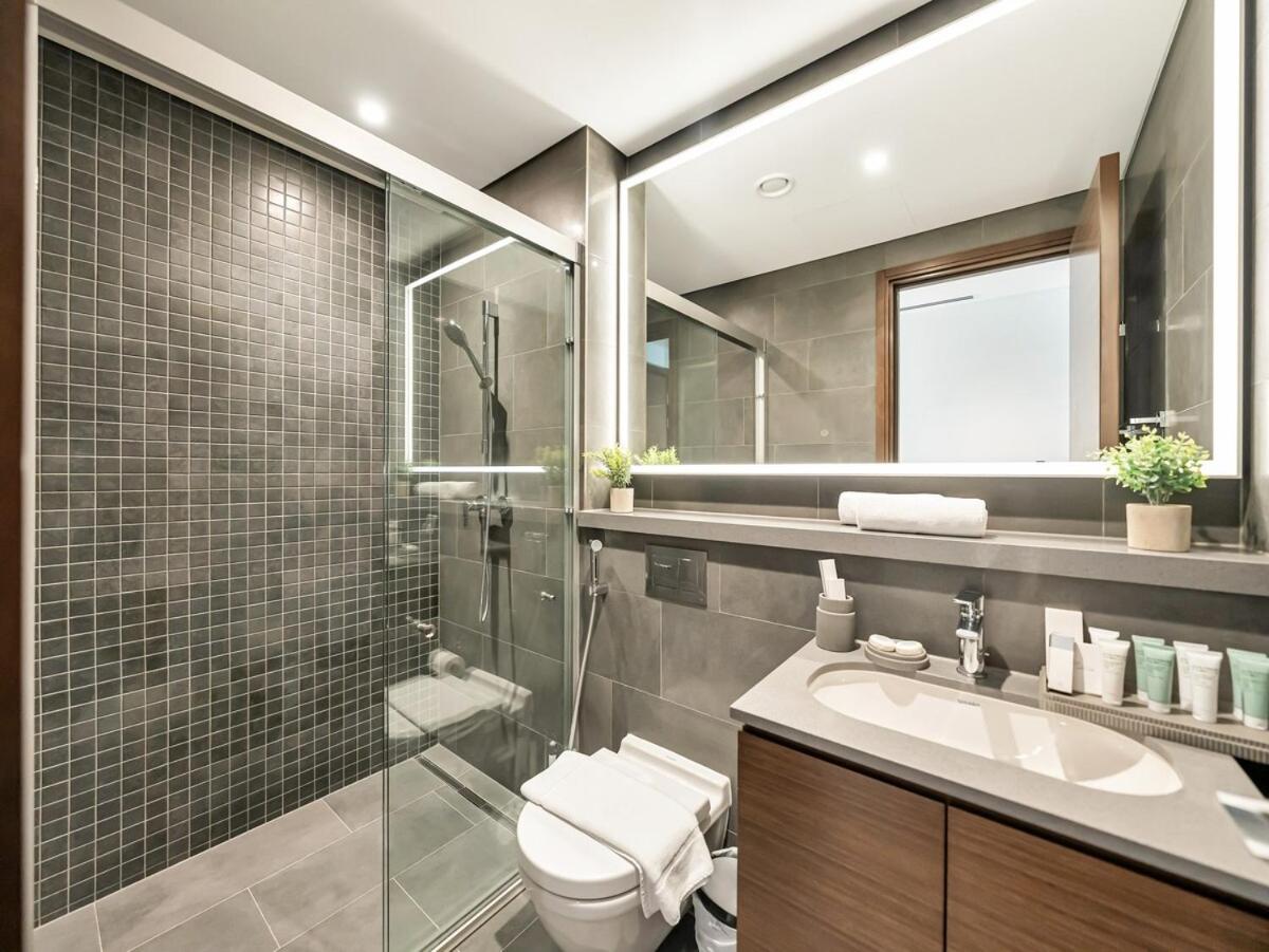 Royal Vista - Stunning Boho Style 1BR with 5 Star Amenities