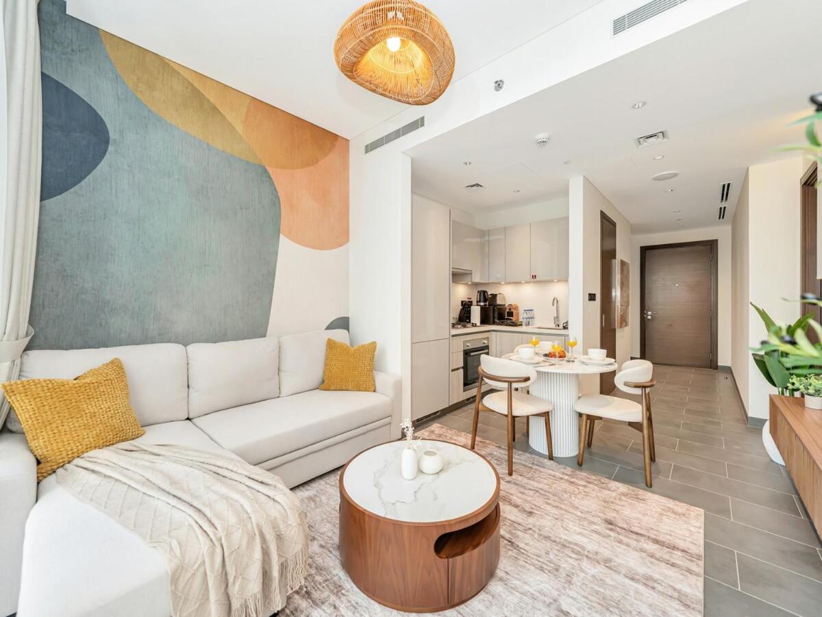 Royal Vista - Stunning Boho Style 1BR with 5 Star Amenities
