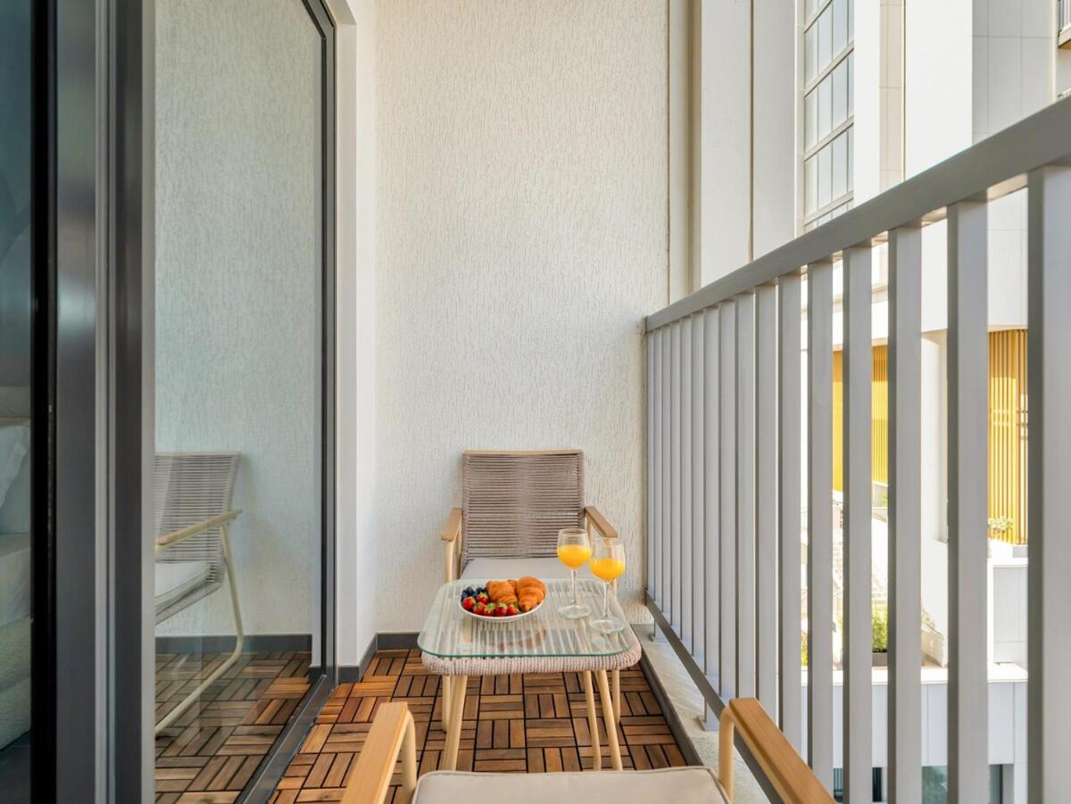 Royal Vista - Stunning Boho Style 1BR with 5 Star Amenities