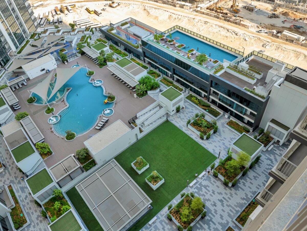 Royal Vista - Stunning Boho Style 1BR with 5 Star Amenities
