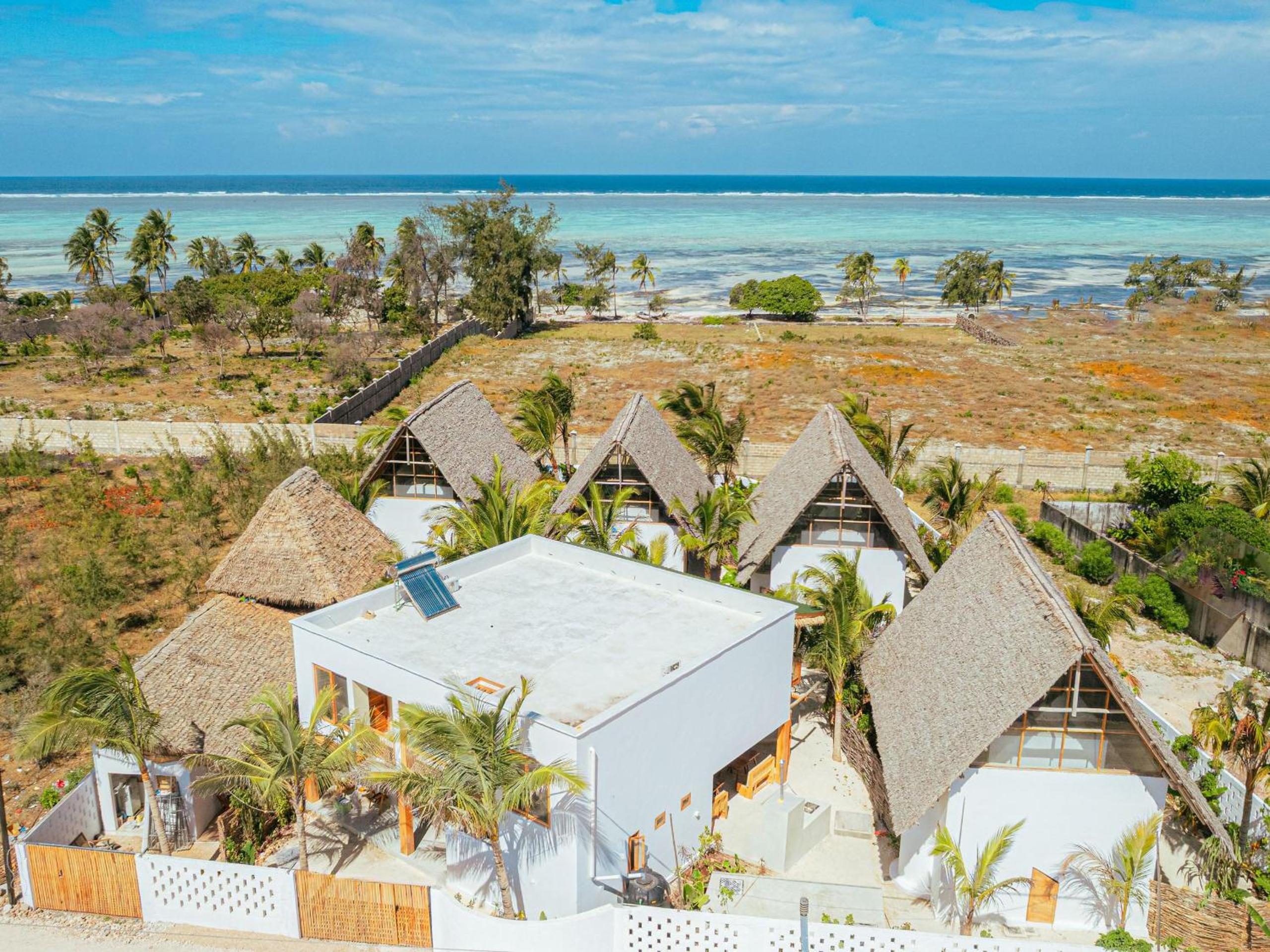 MAKU Oasis Villas and Studios