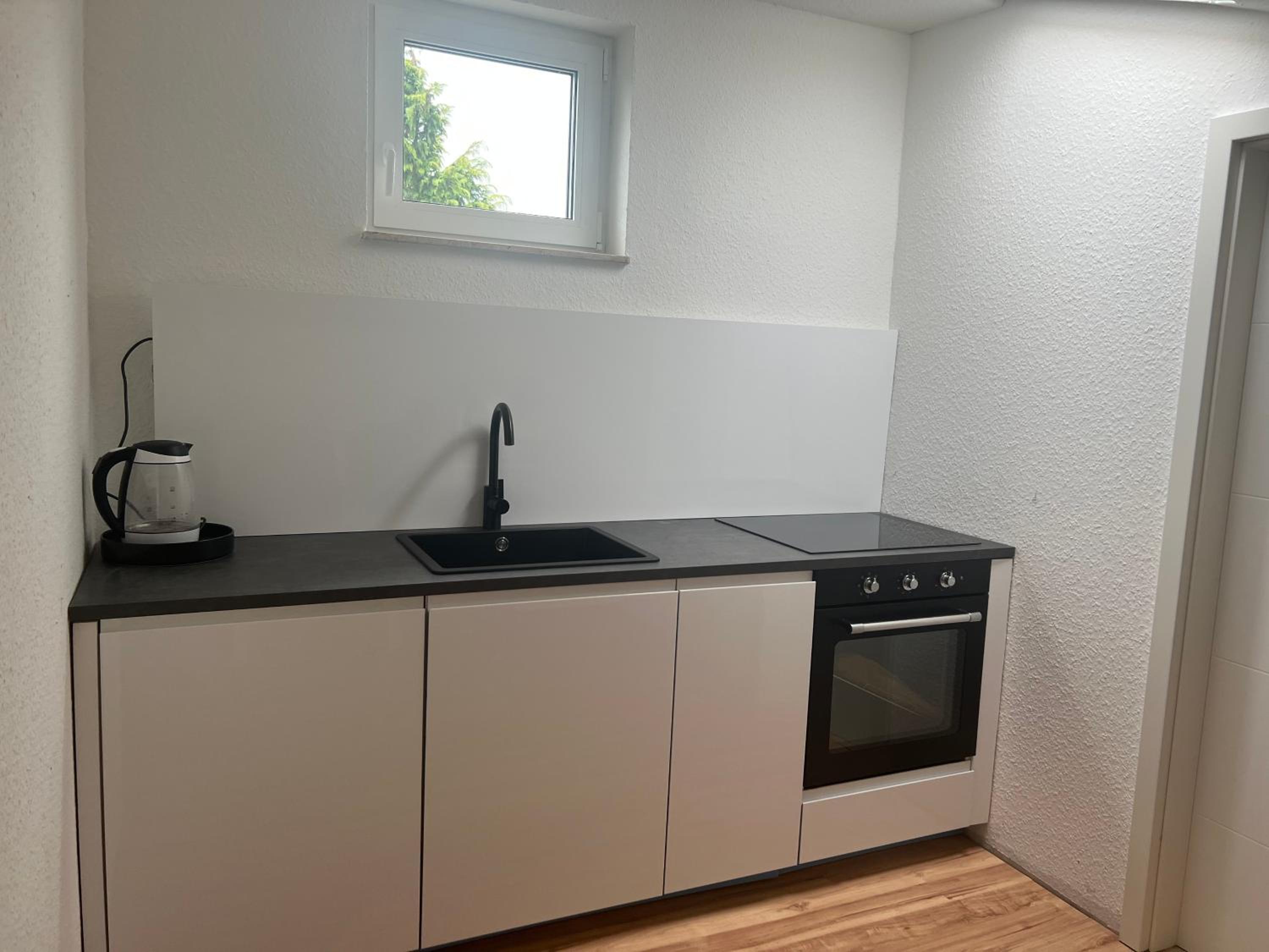 Bakirs Village - Zimmer Vollmöbliert im schönen Taunus