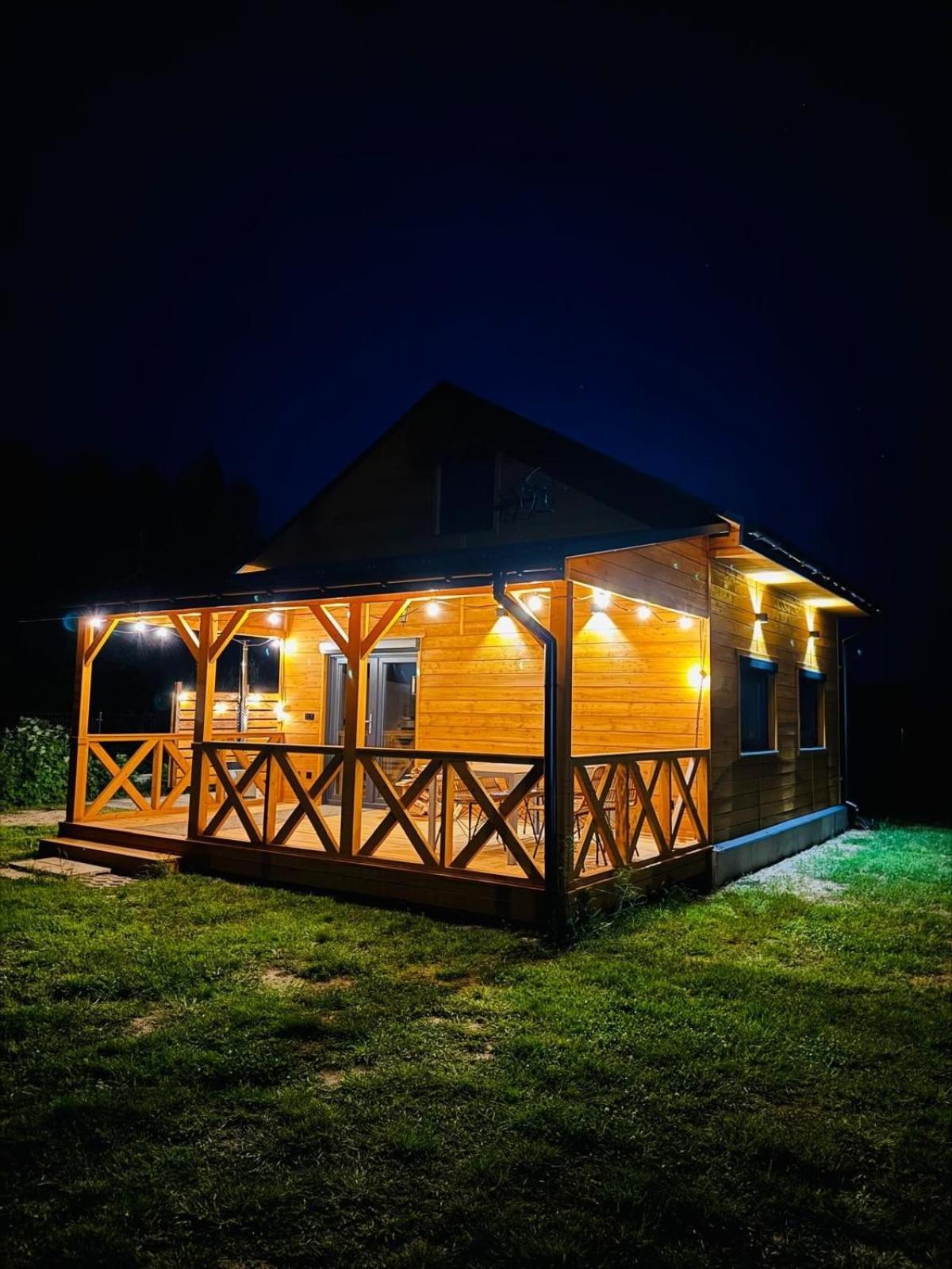 Domek z jacuzzi i kominkiem - cisza, natura, relaks