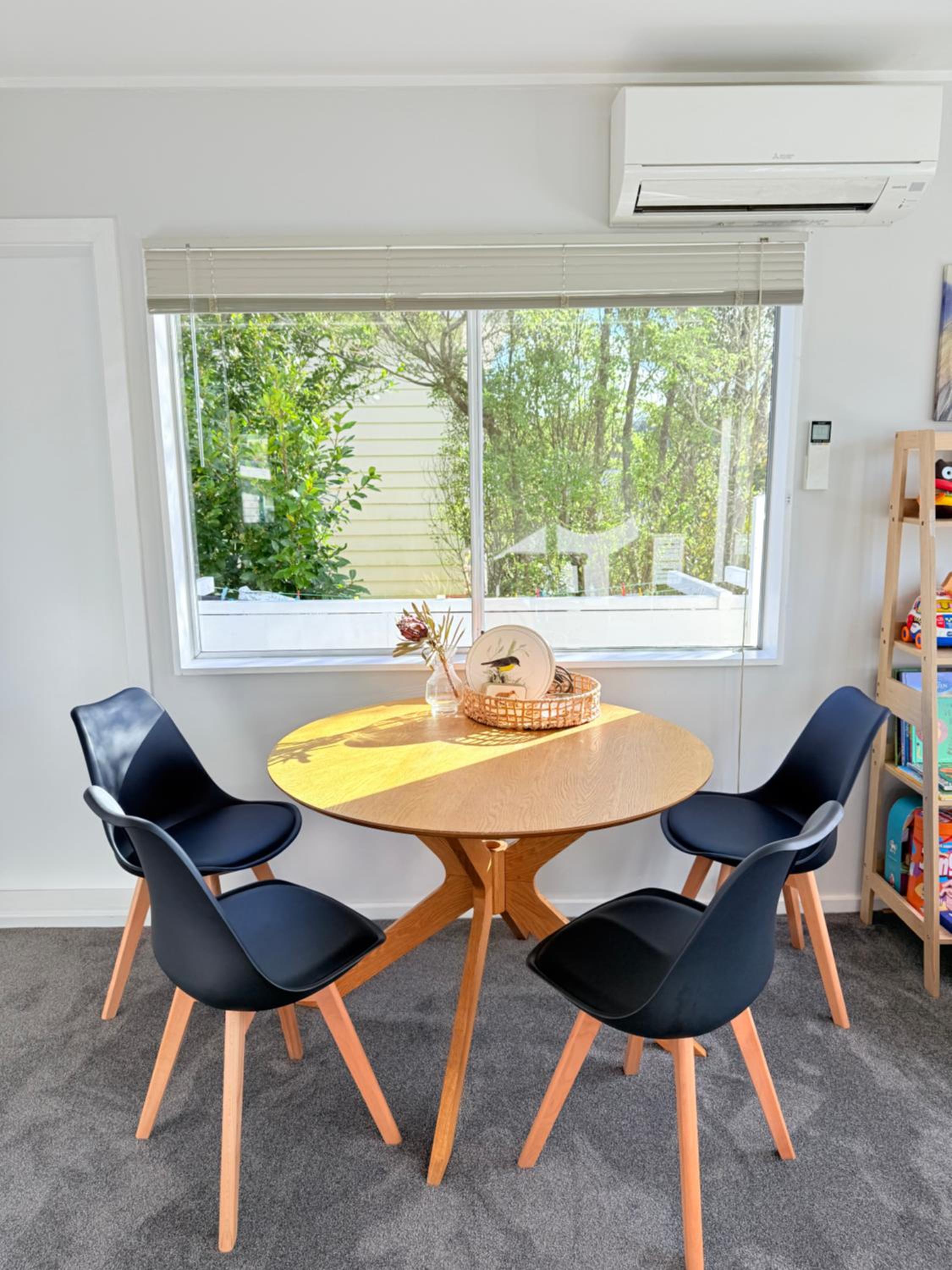 Renovated Entire 2BR Flat, Comfort, Scenic Views, Free Parking & 10 min to Ferry