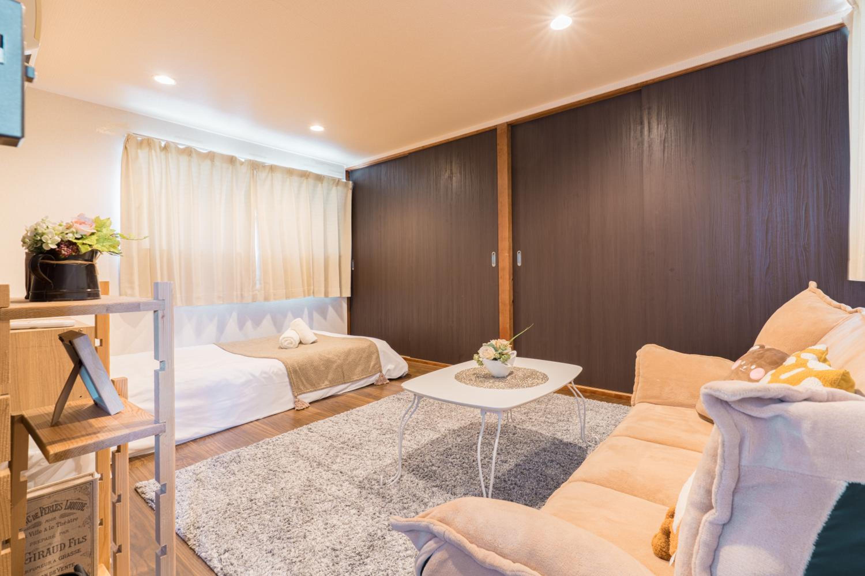 New Design 10ppl Family House 4rooms&2tubs