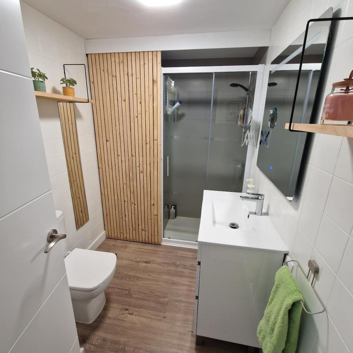 Apartamento con vistas al mar y montaña - Piscina