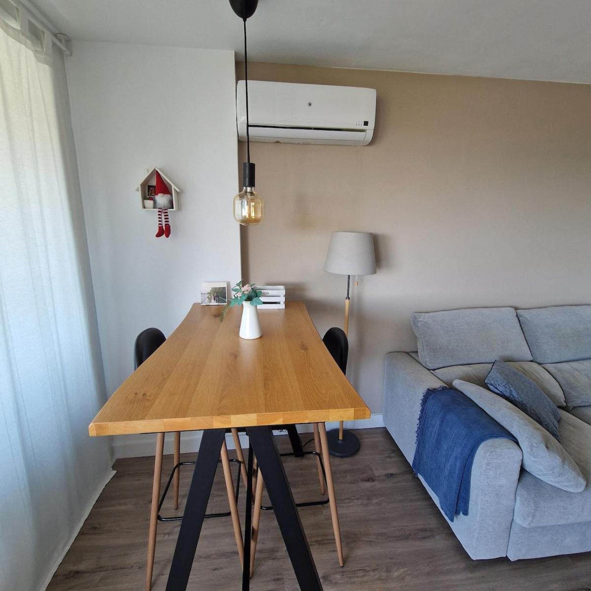 Apartamento con vistas al mar y montaña - Piscina