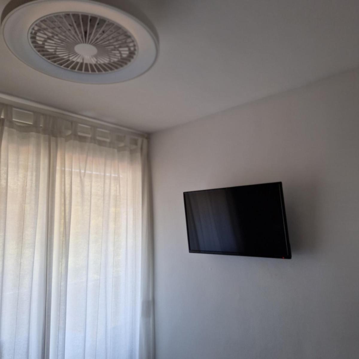 Apartamento con vistas al mar y montaña - Piscina