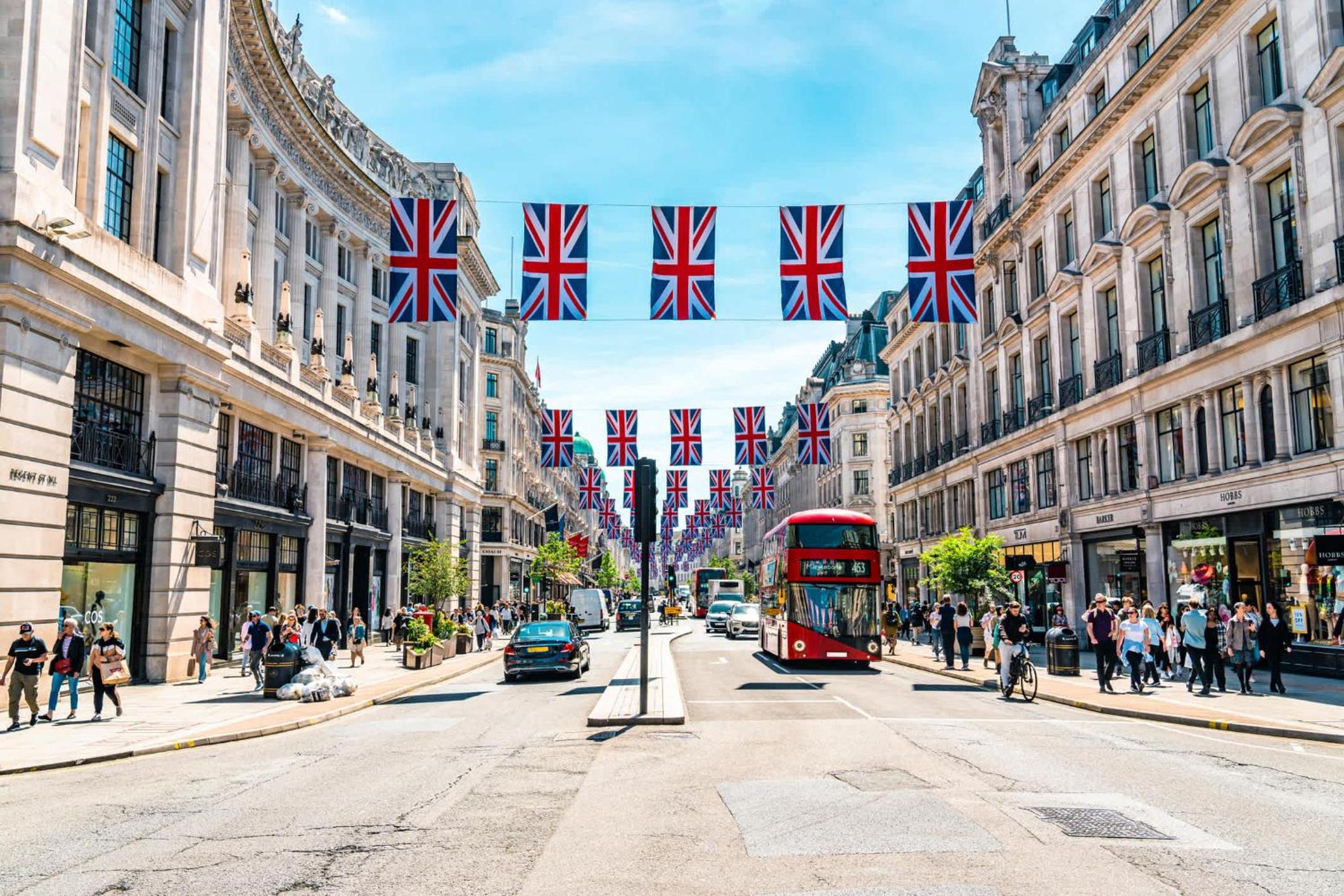 Grand Marylebone 3-Bed Penthouse with Balcony