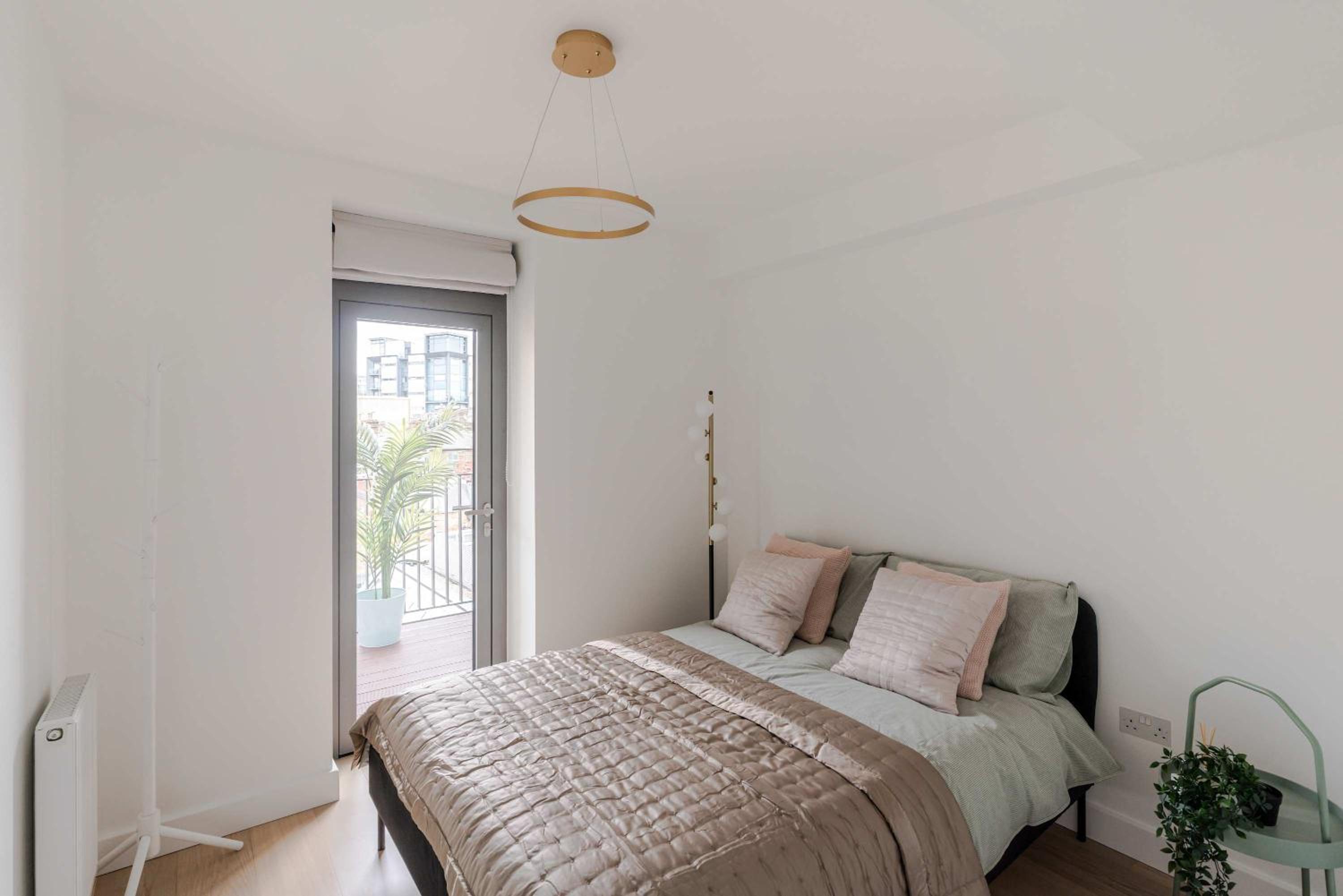Grand Marylebone 3-Bed Penthouse with Balcony