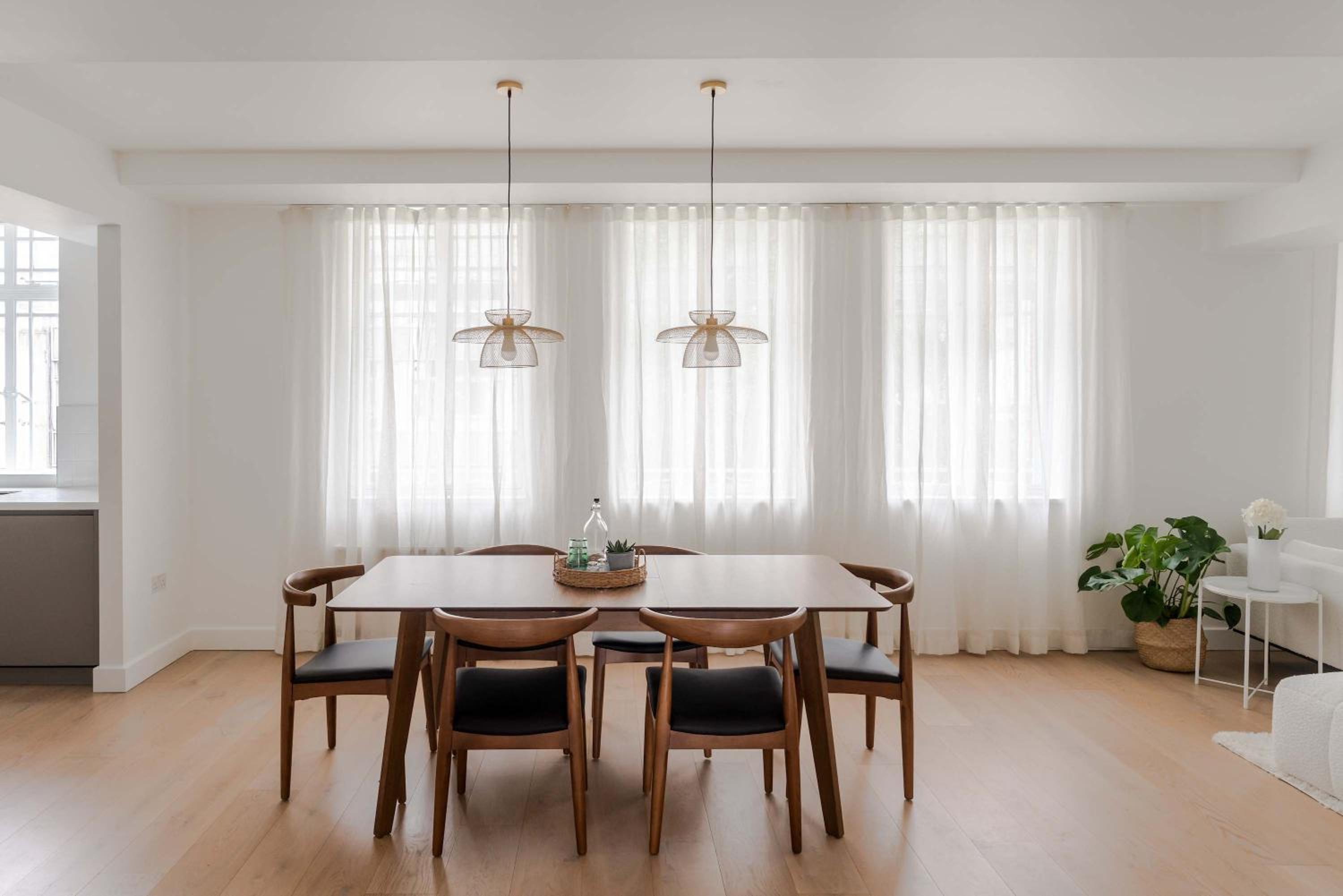Grand Marylebone 3-Bed Penthouse with Balcony