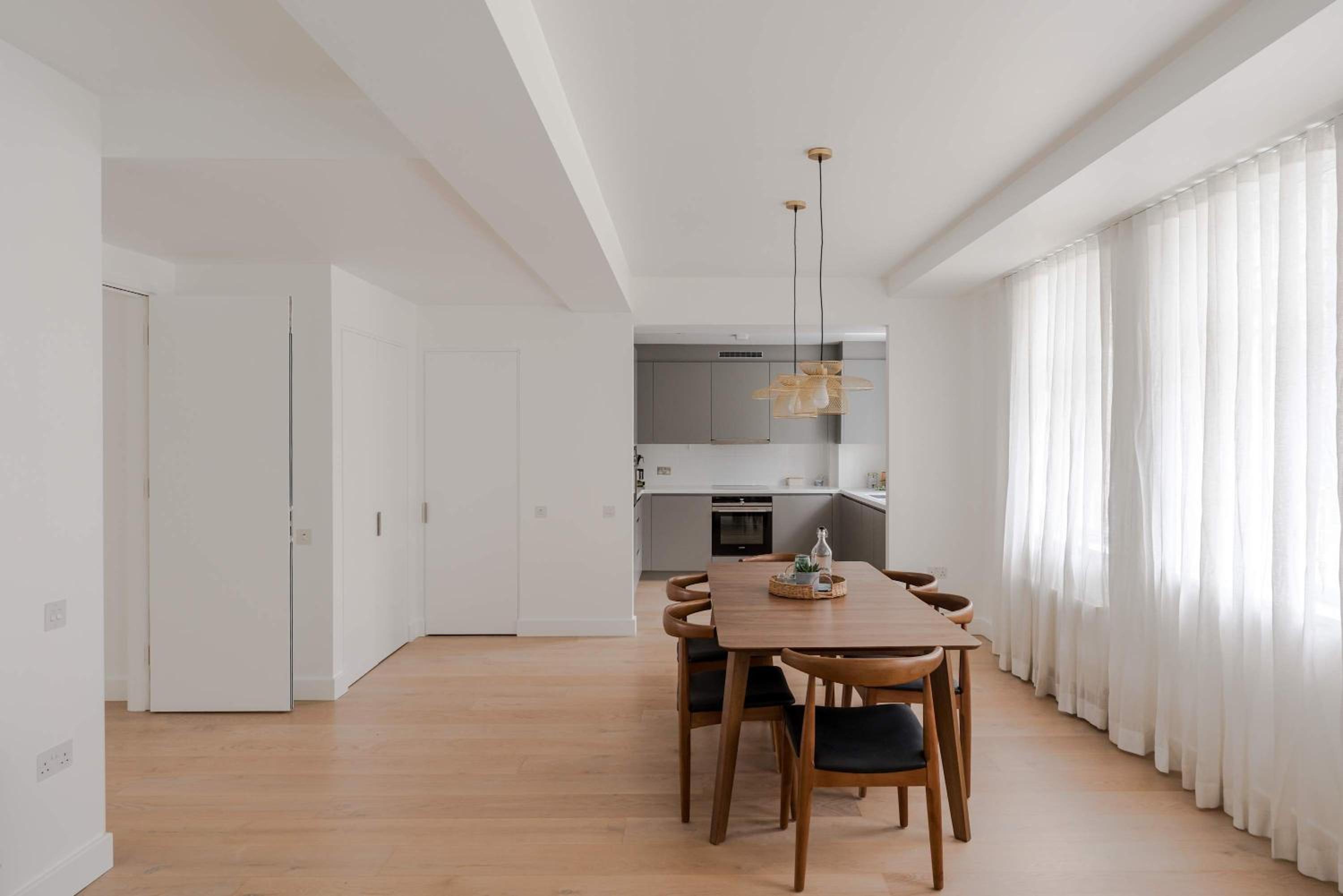 Grand Marylebone 3-Bed Penthouse with Balcony