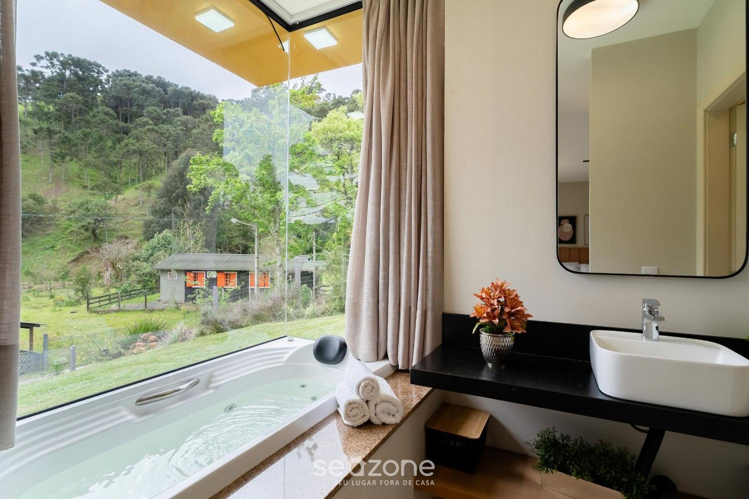 House w/ fireplace and bathtub in Urubici CLA0000