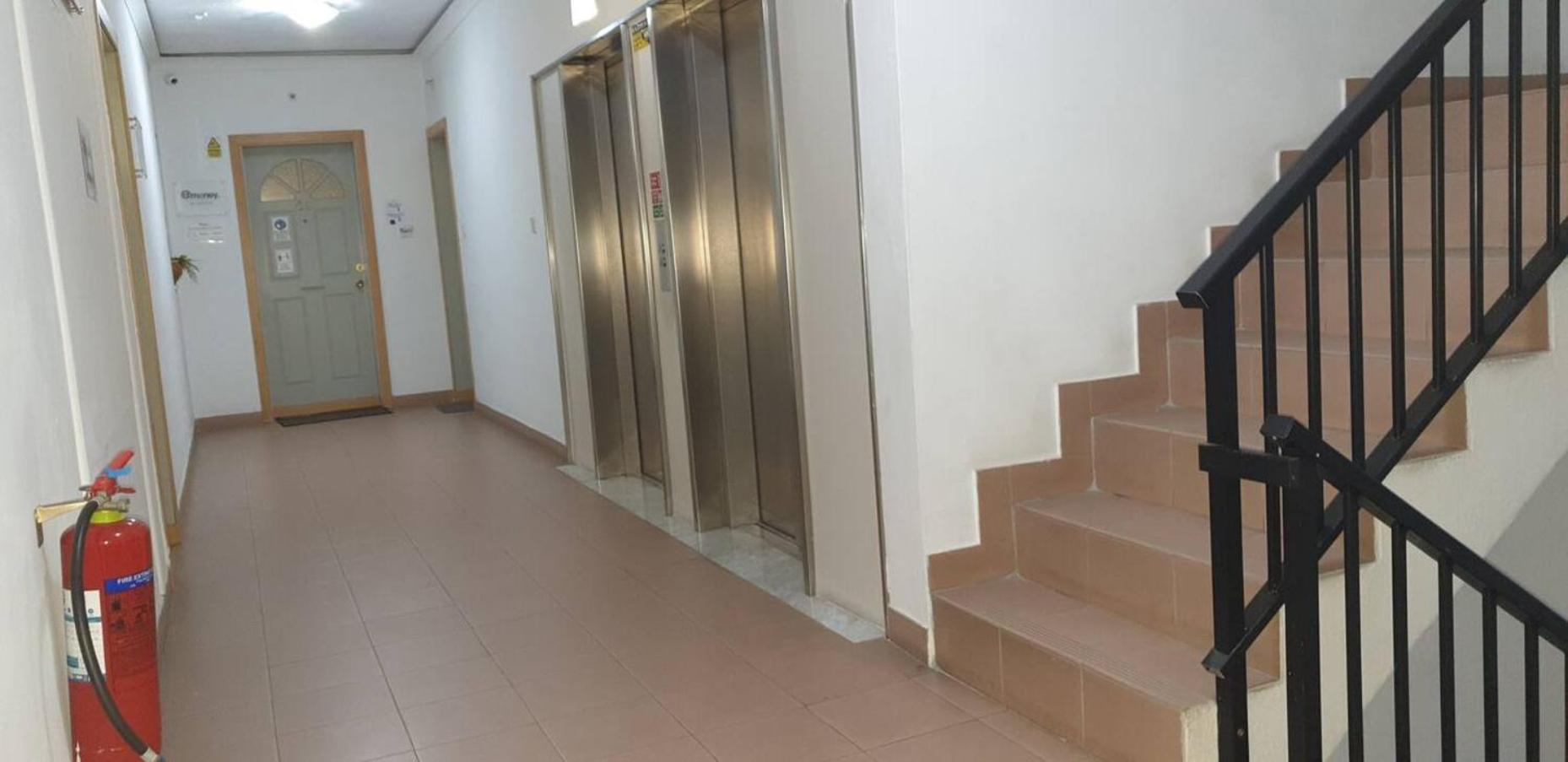 Compact, Convenient 1BR Flat