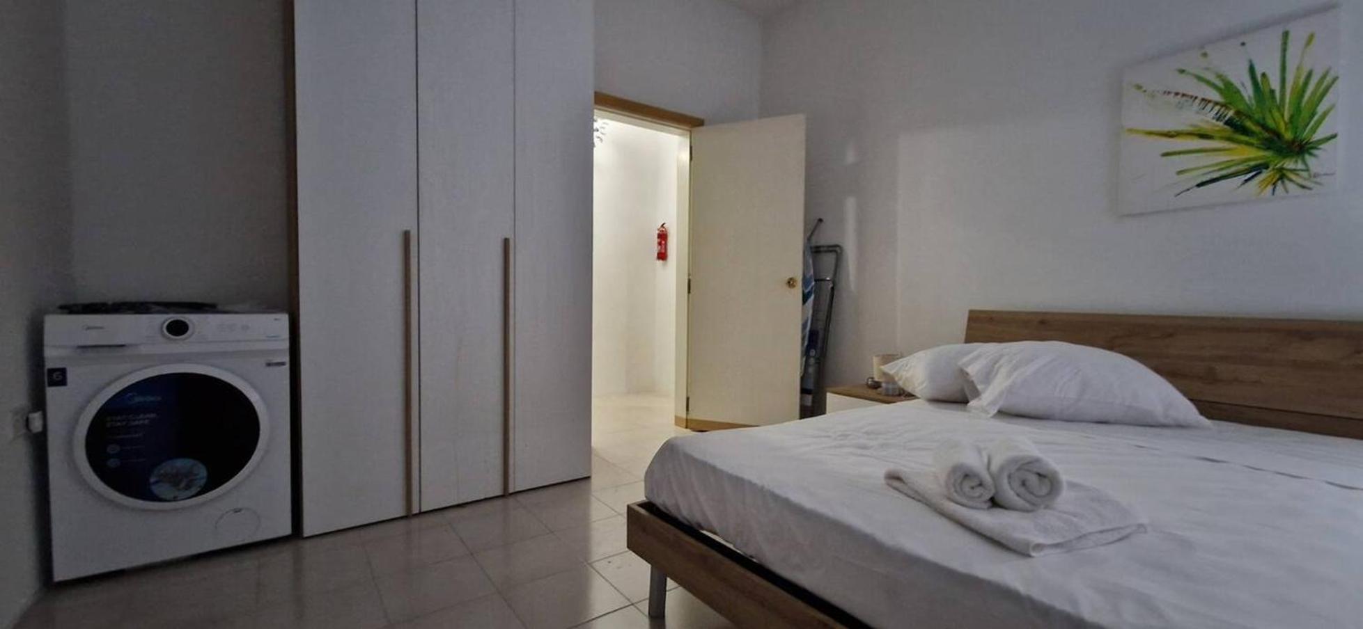 Compact, Convenient 1BR Flat