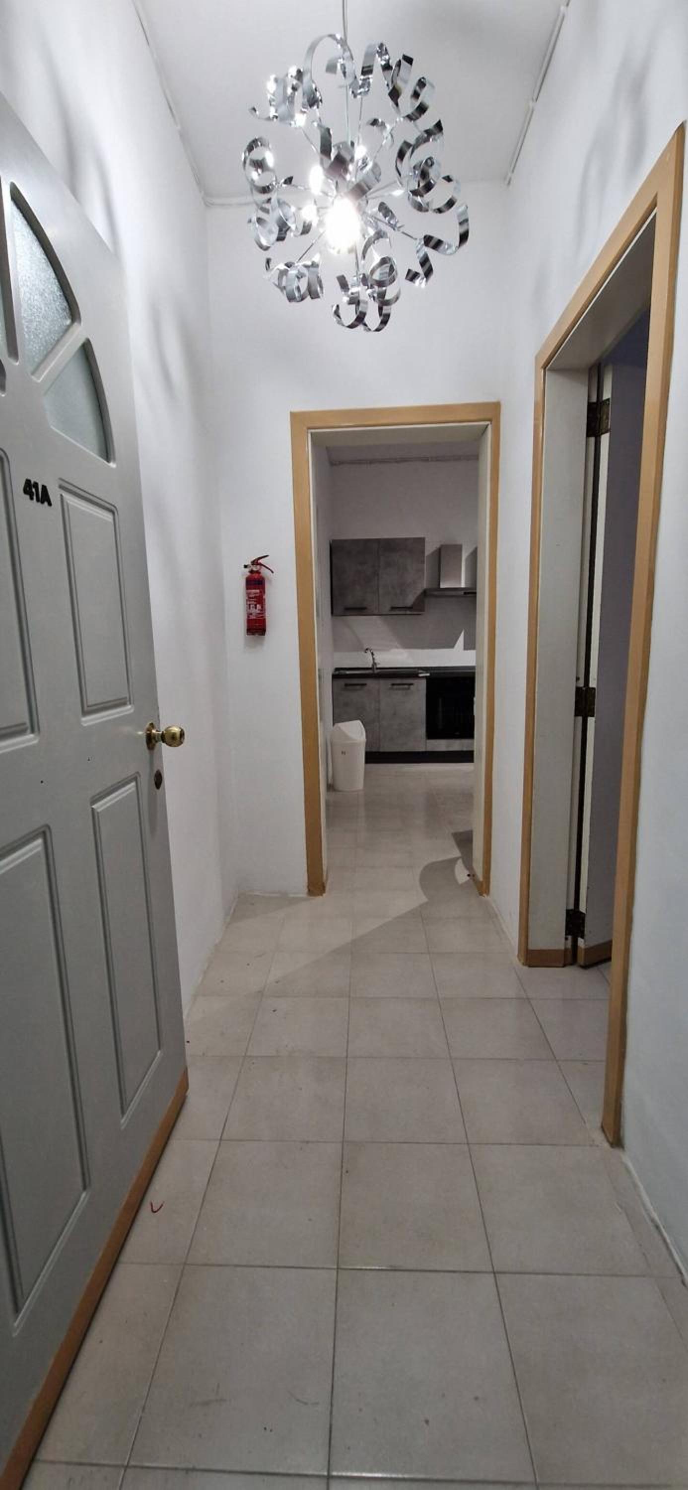 Compact, Convenient 1BR Flat