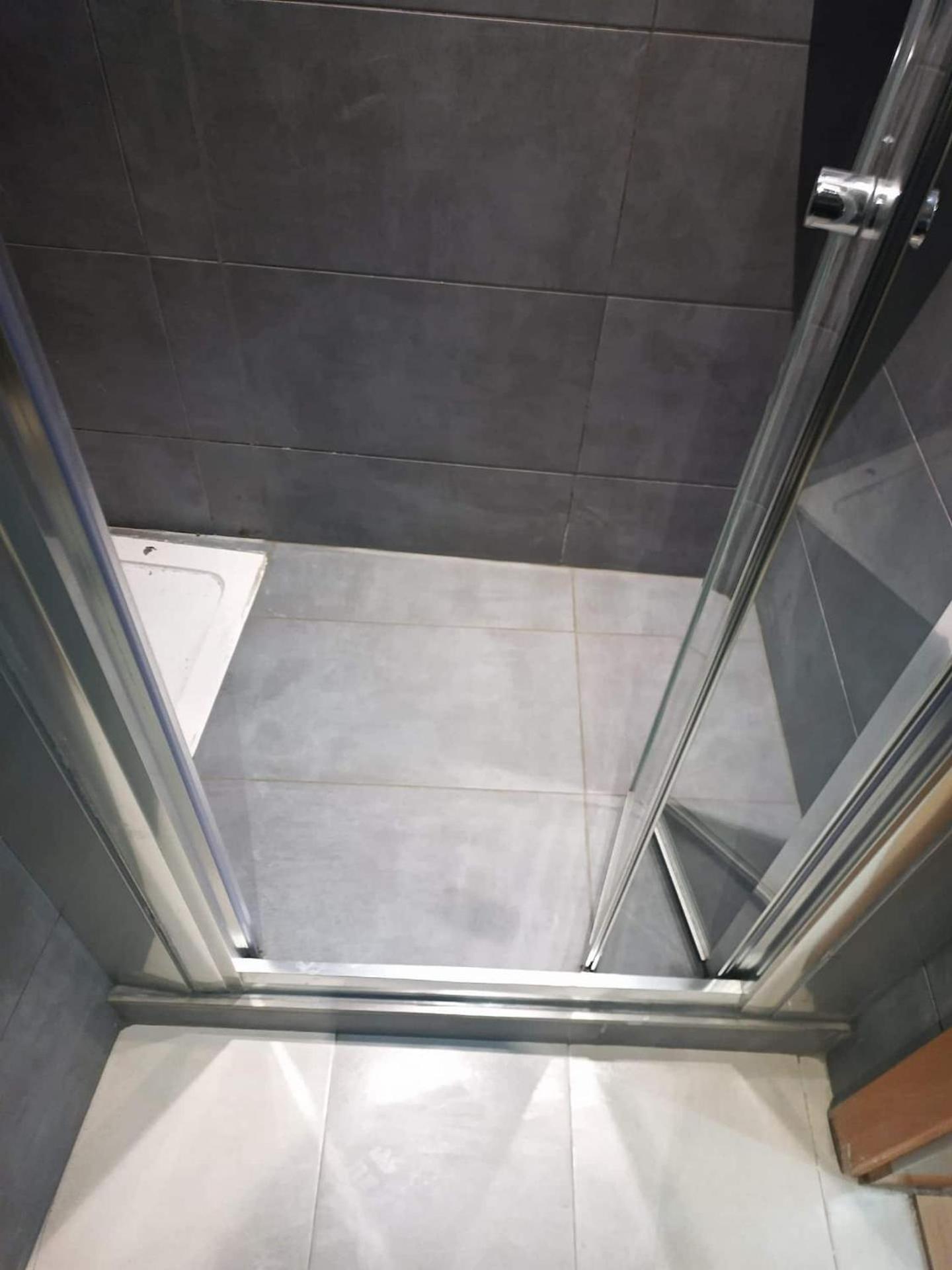 Spacious, Central Apt, sleeps 5