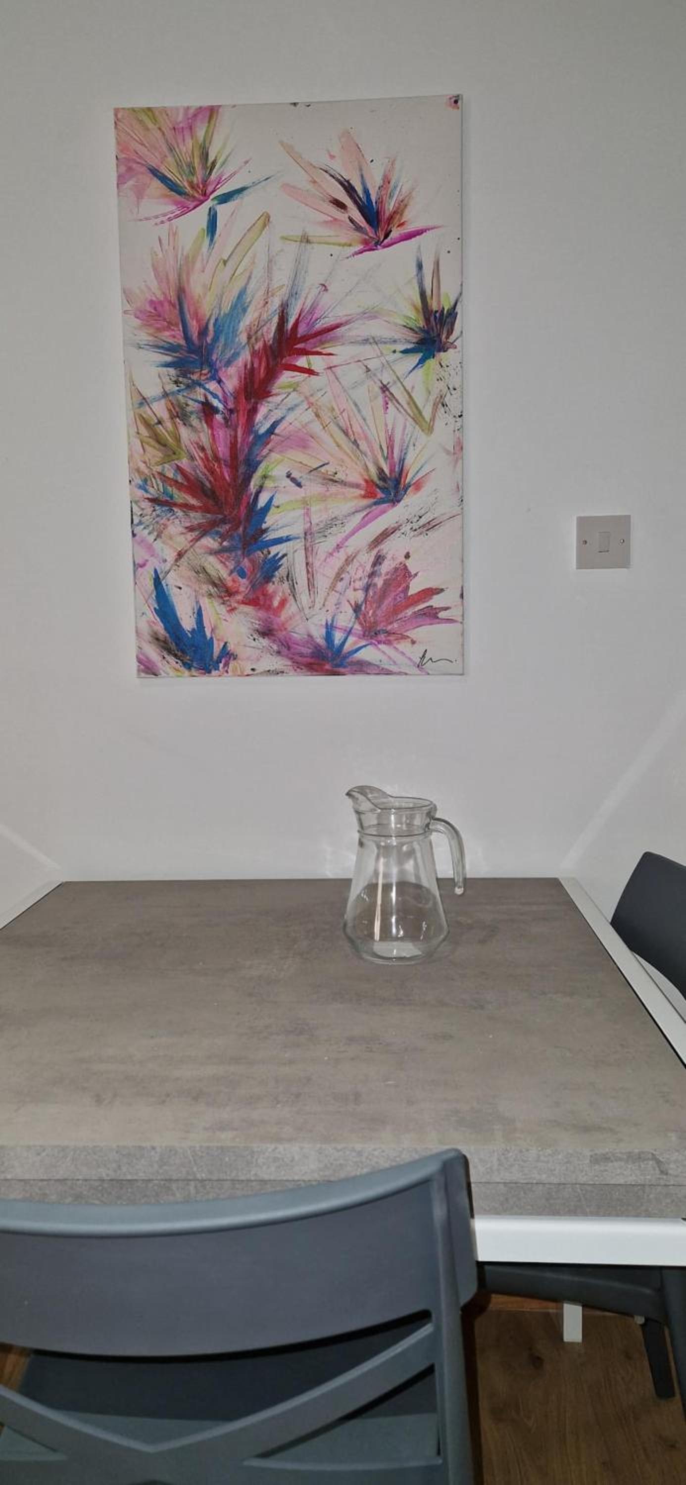 Spacious, Central Apt, sleeps 5