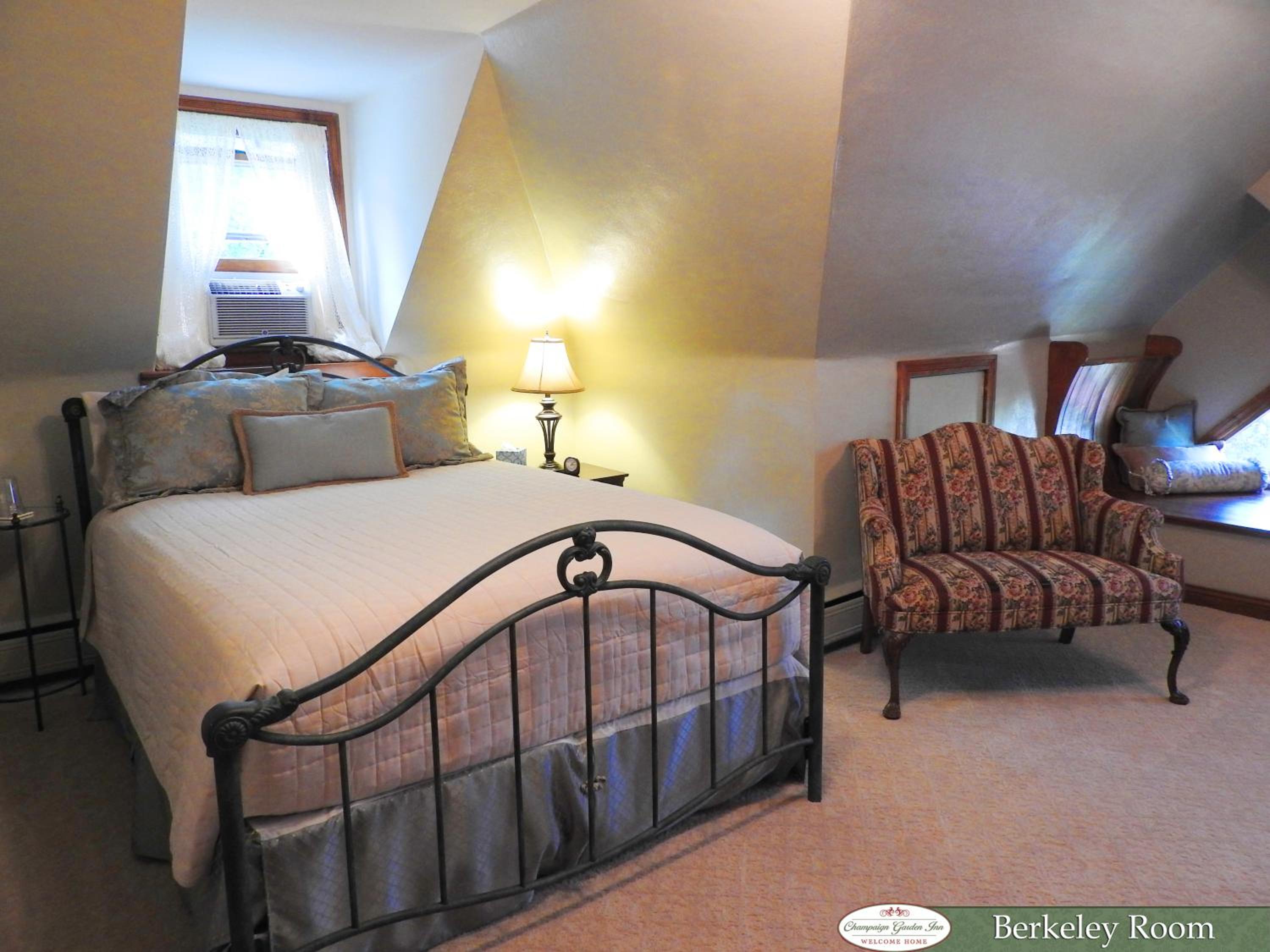 Champaign Garden Inn