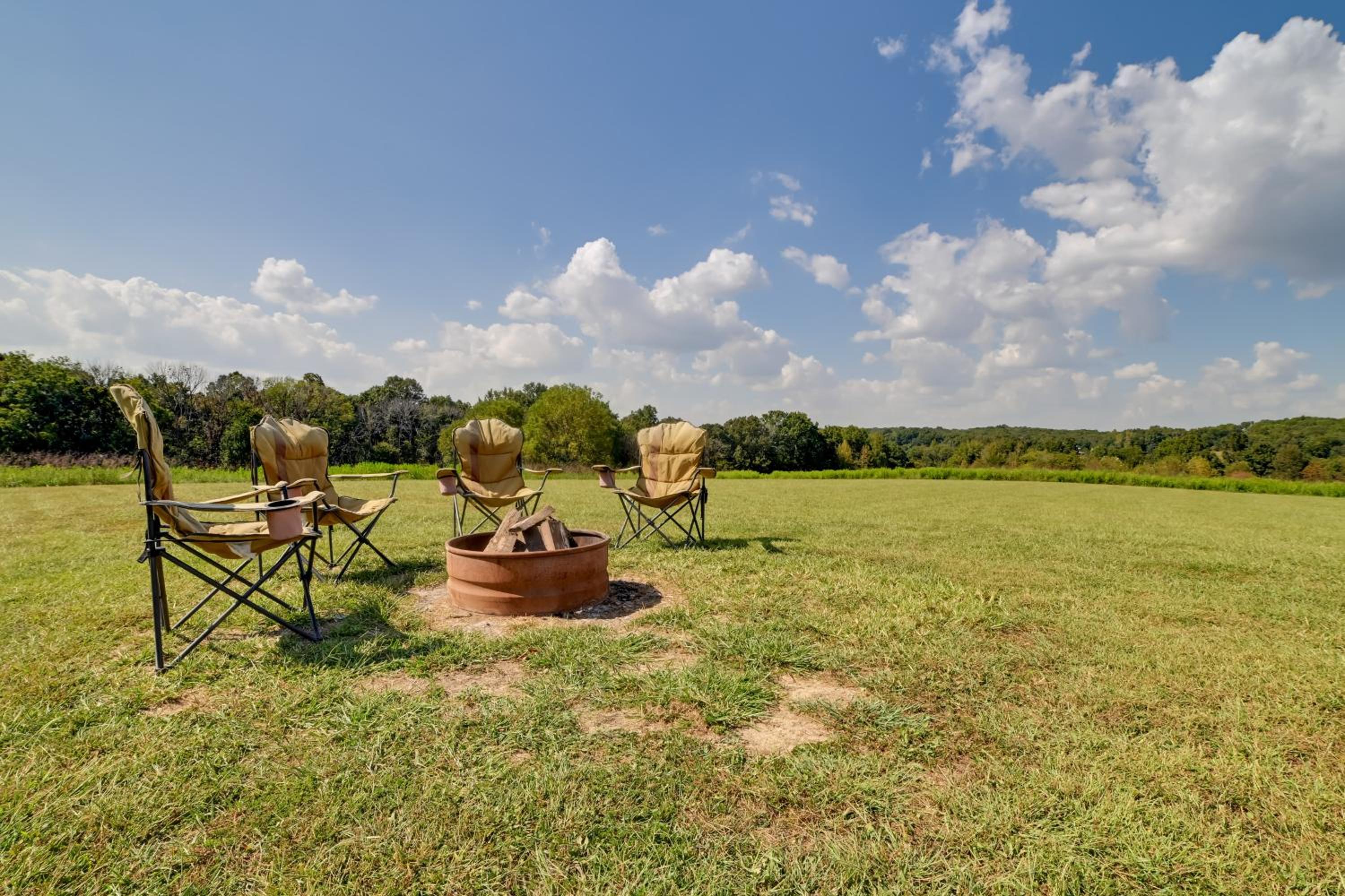 5 Mins to Garden of the Gods Pet friendly house!