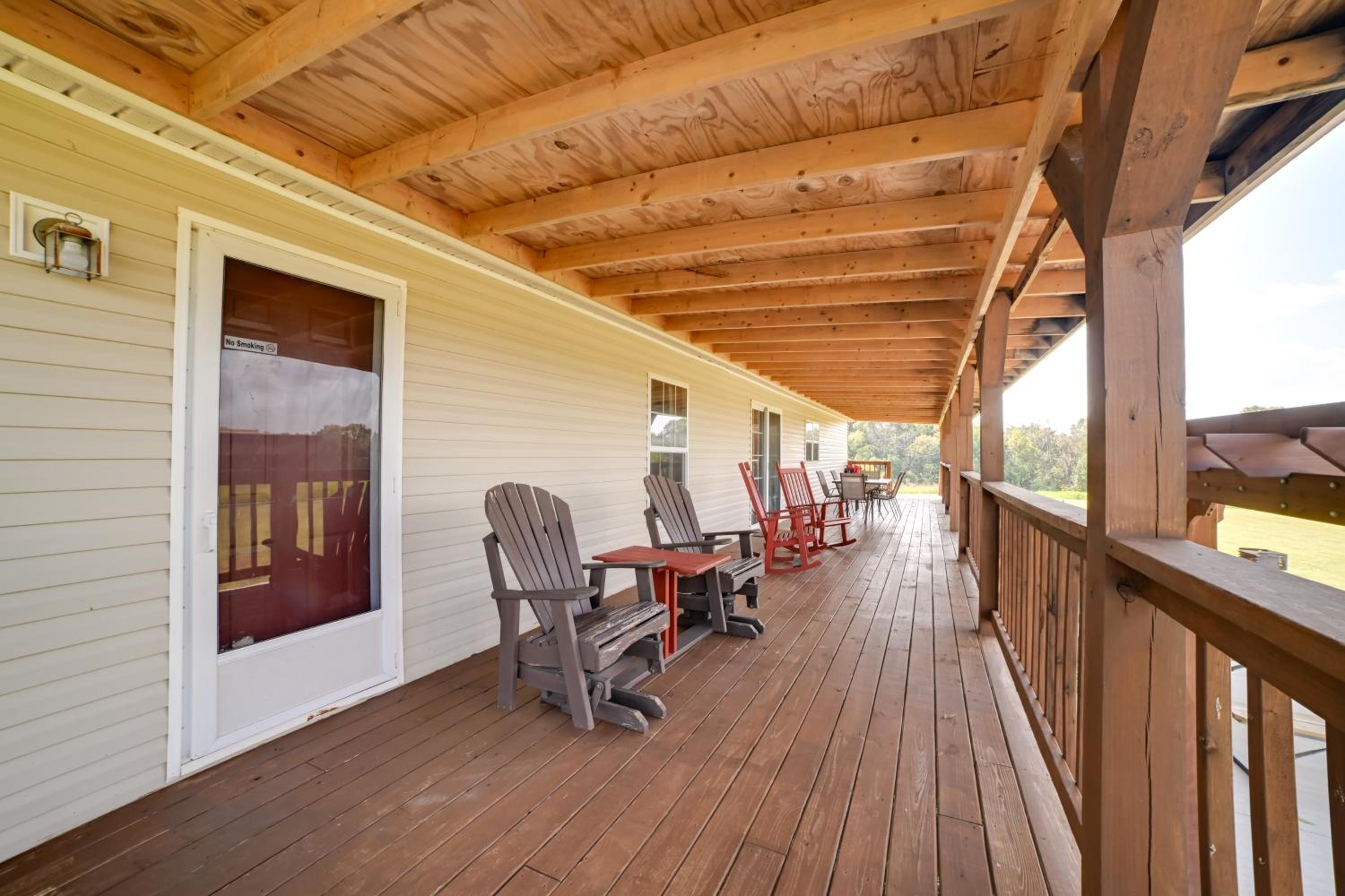 5 Mins to Garden of the Gods Pet friendly house!