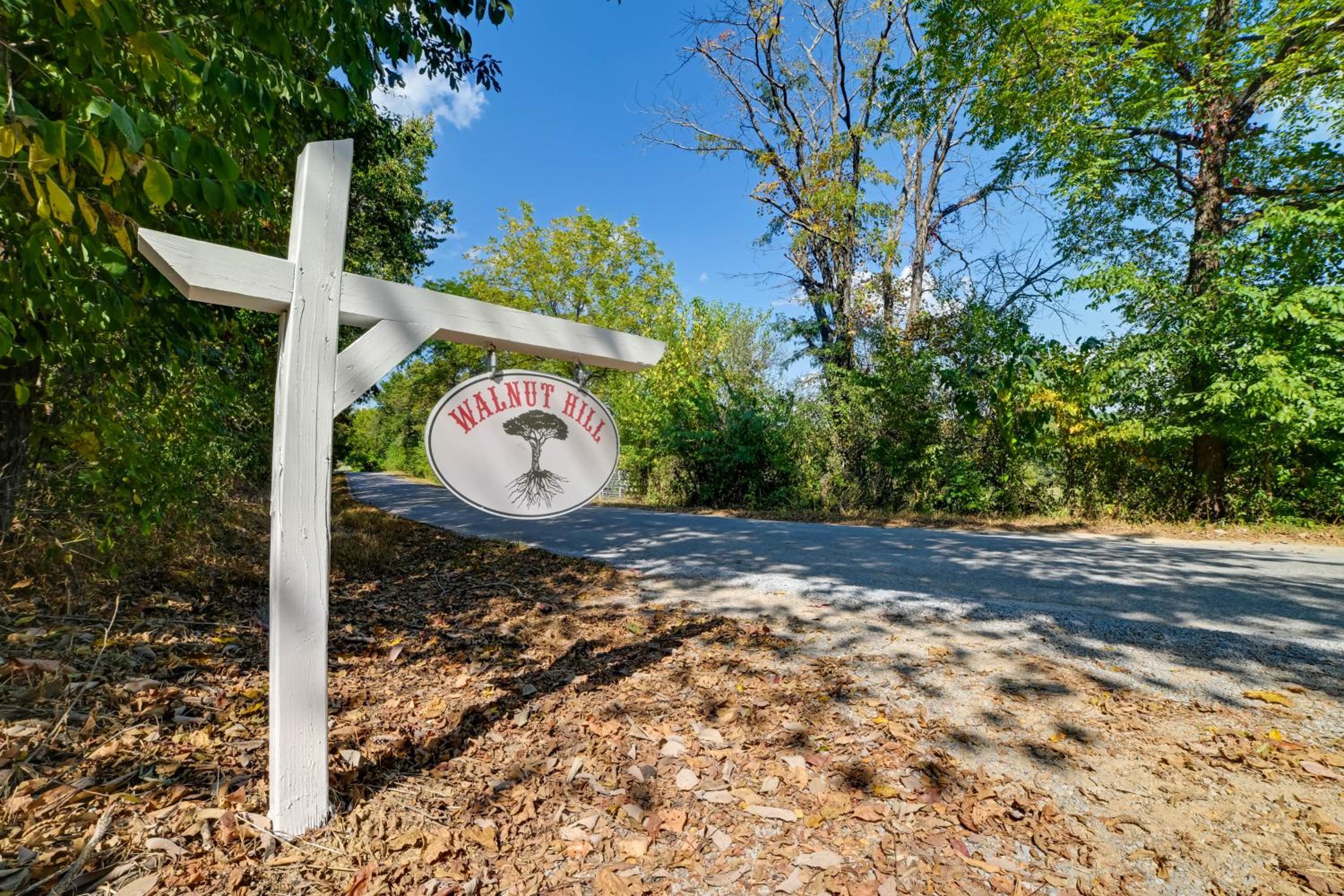 5 Mins to Garden of the Gods Pet friendly house!
