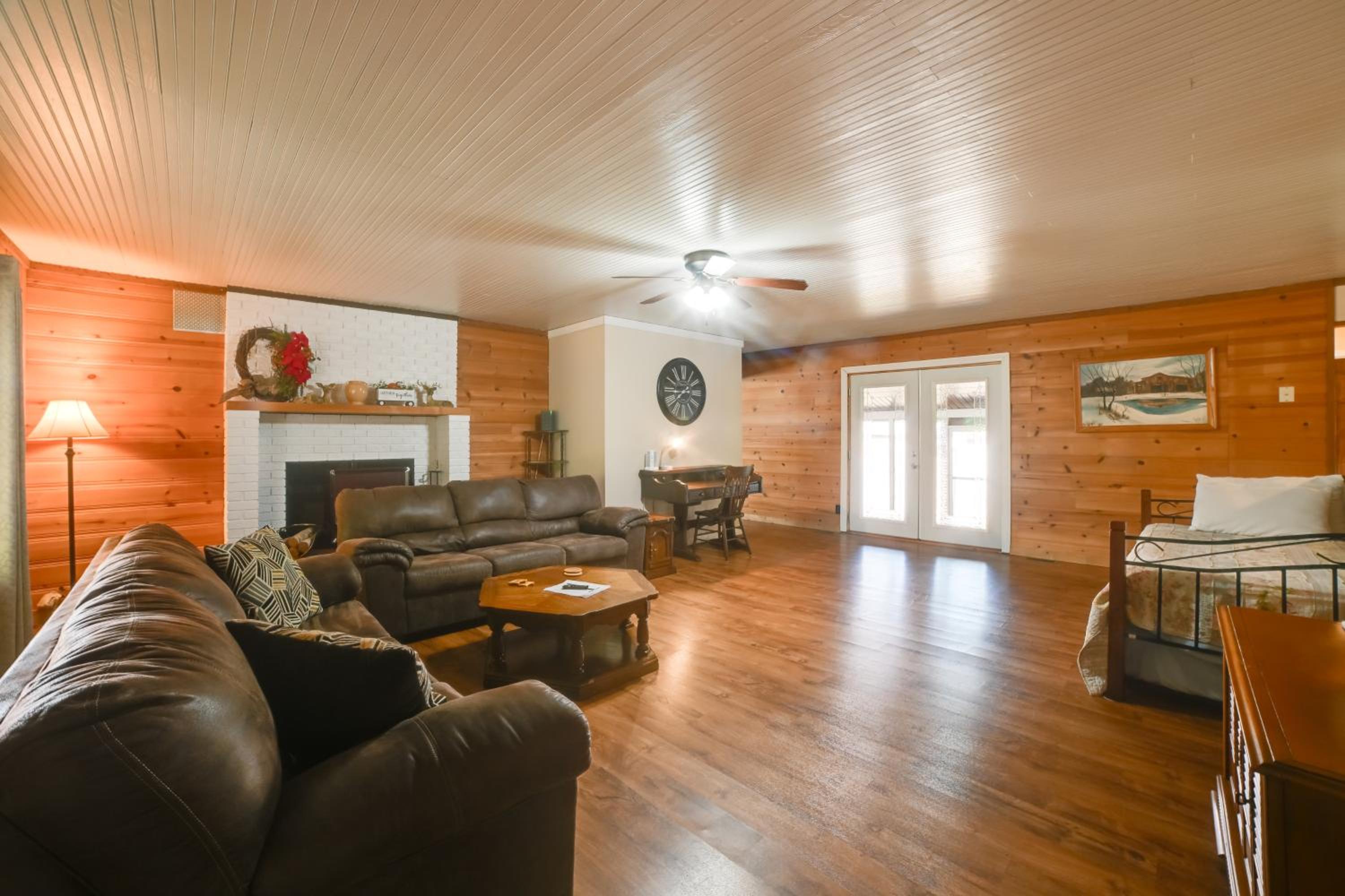 Pet Friendly House 5 Mins to Garden of the Gods