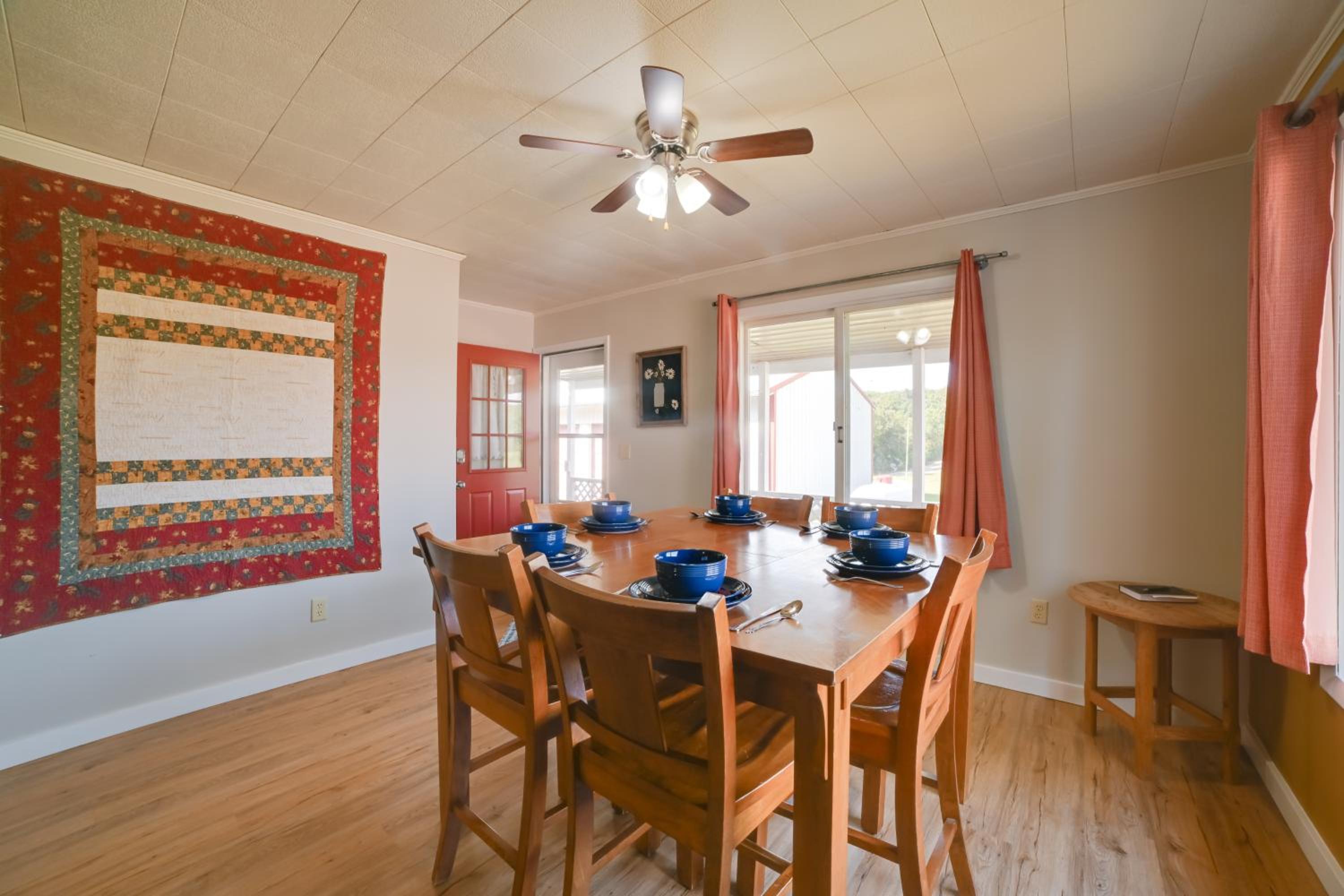 Pet Friendly House 5 Mins to Garden of the Gods
