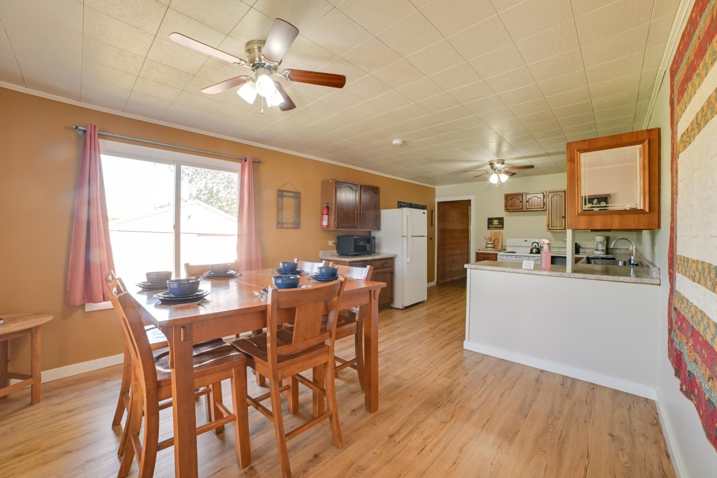 Pet Friendly House 5 Mins to Garden of the Gods
