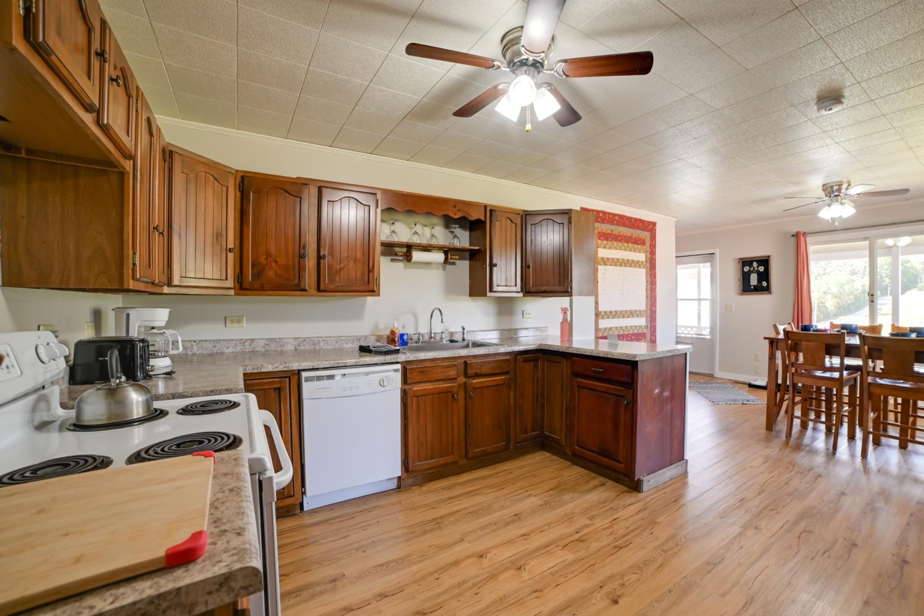 Pet Friendly House 5 Mins to Garden of the Gods