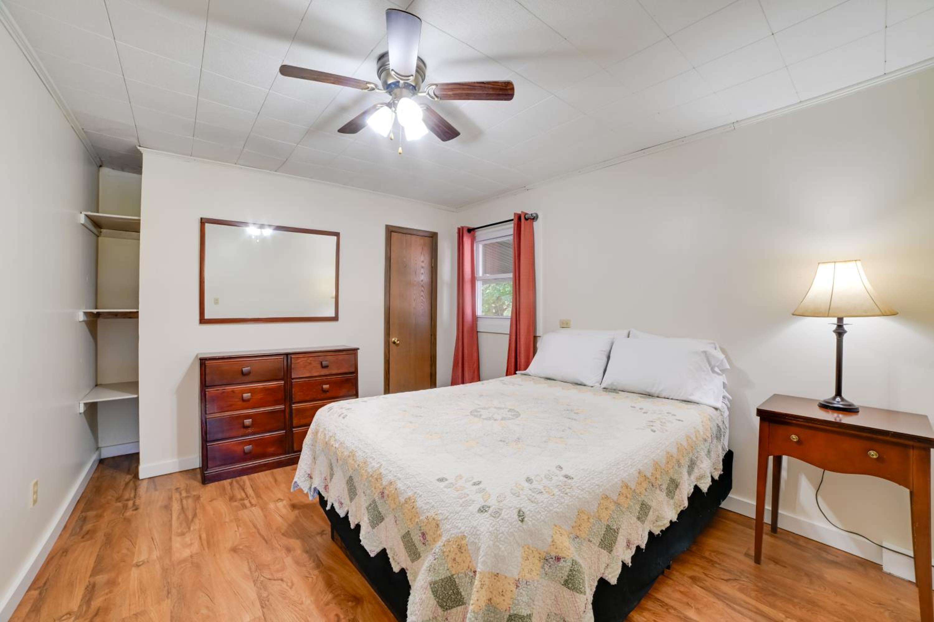 Pet Friendly House 5 Mins to Garden of the Gods