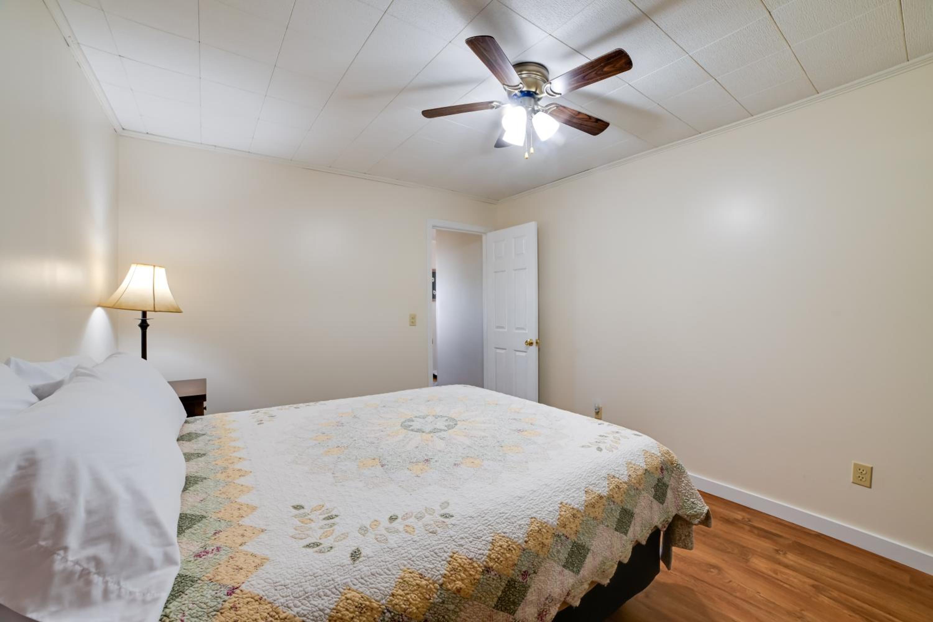 Pet Friendly House 5 Mins to Garden of the Gods