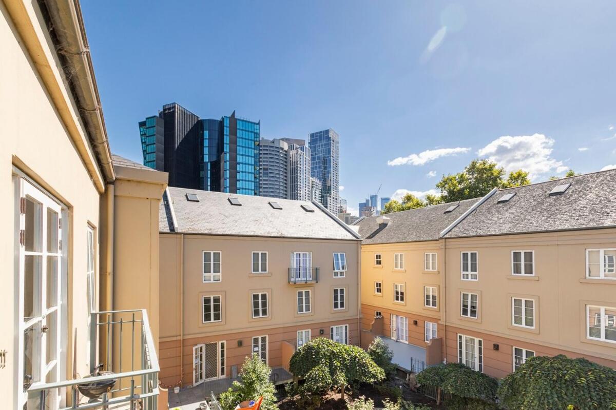 Paris in East Melbourne