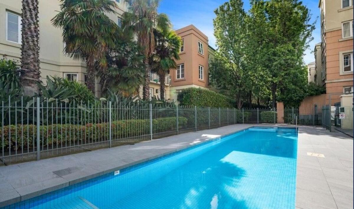 Paris in East Melbourne