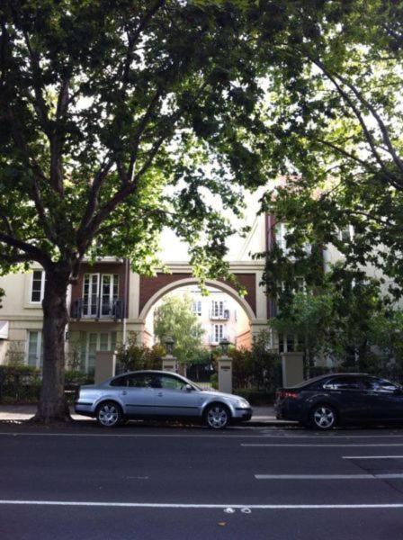 Paris in East Melbourne
