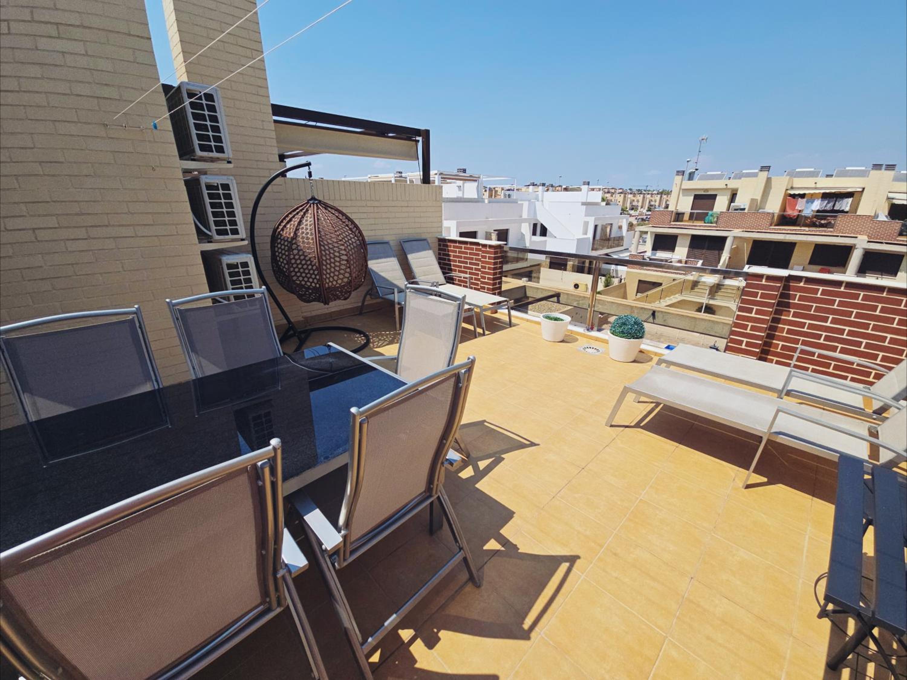 Cozy, modern, two-level apartment