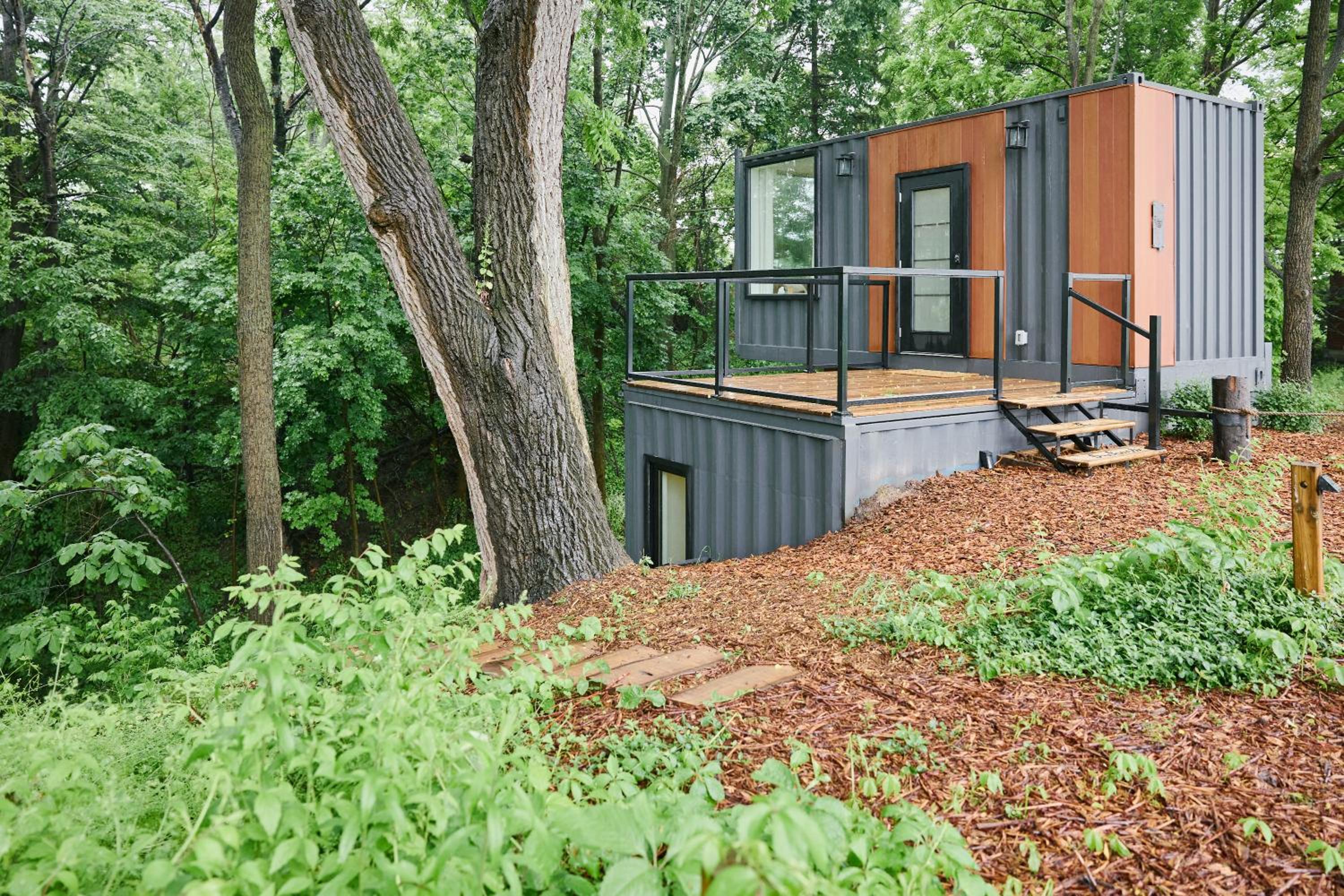 Inn The Orchard, Valley View, Modern Container