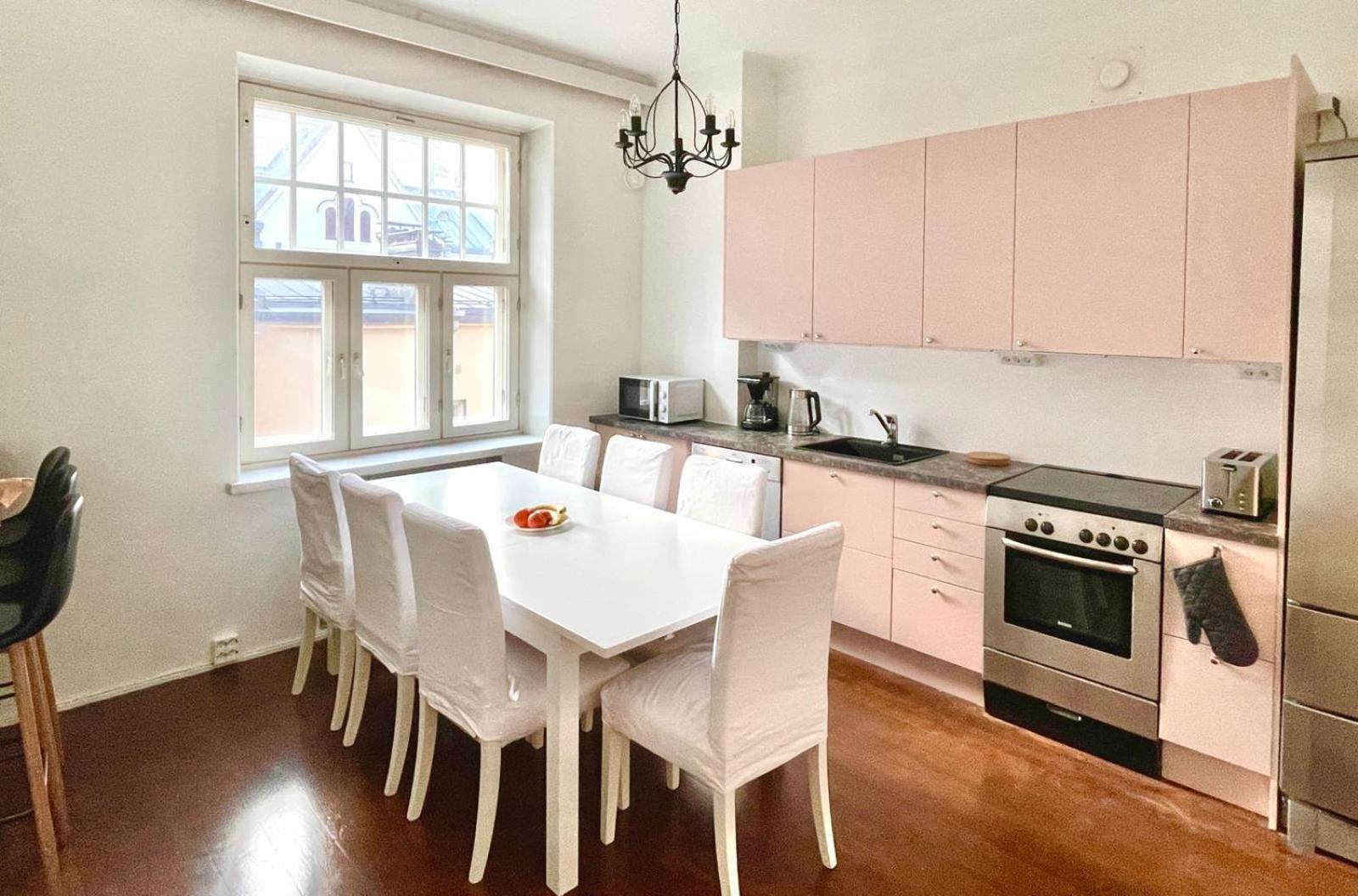 Elegant Jugend city retreat 79m2