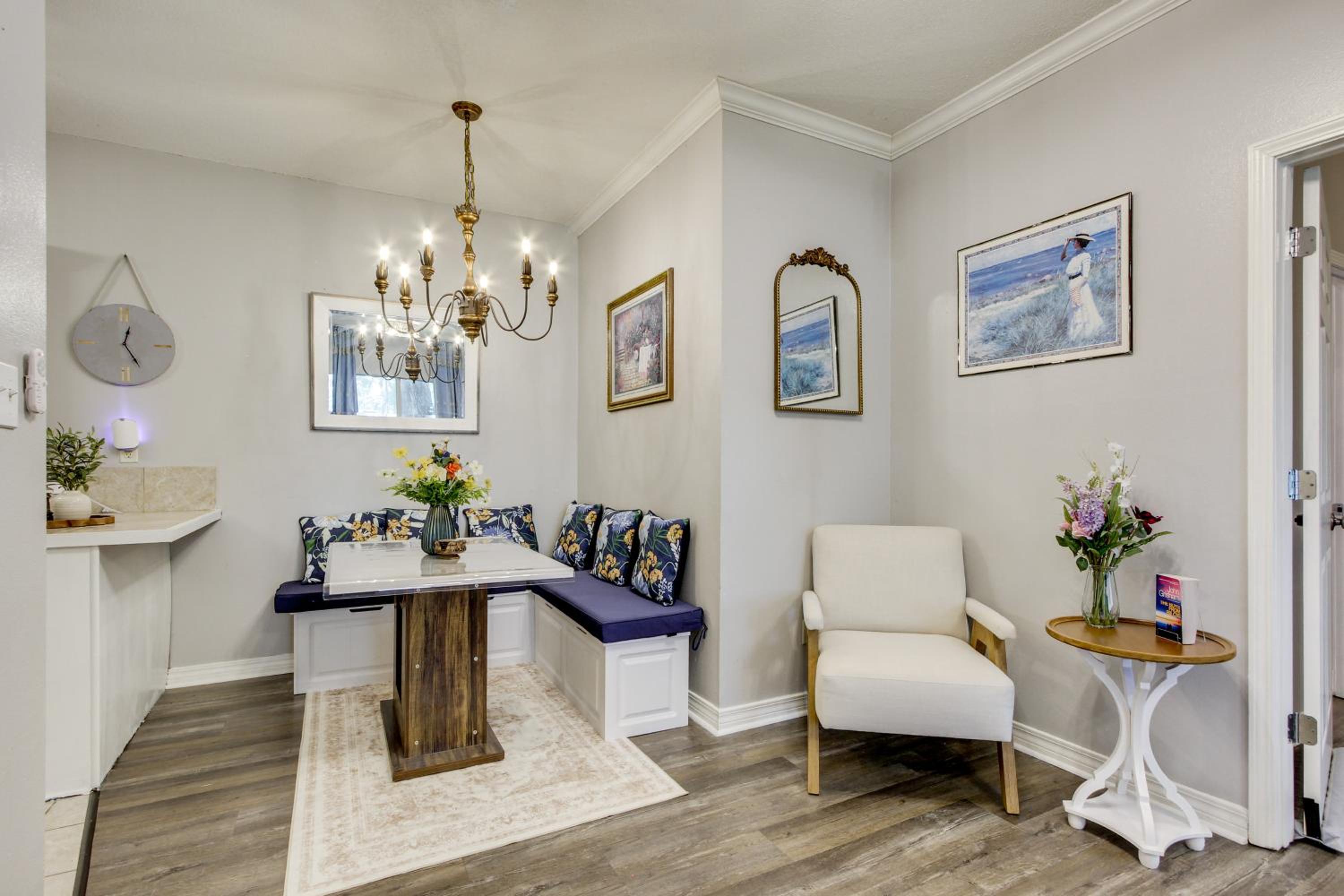 1 Block to Beach Biloxi Townhome with Media Room