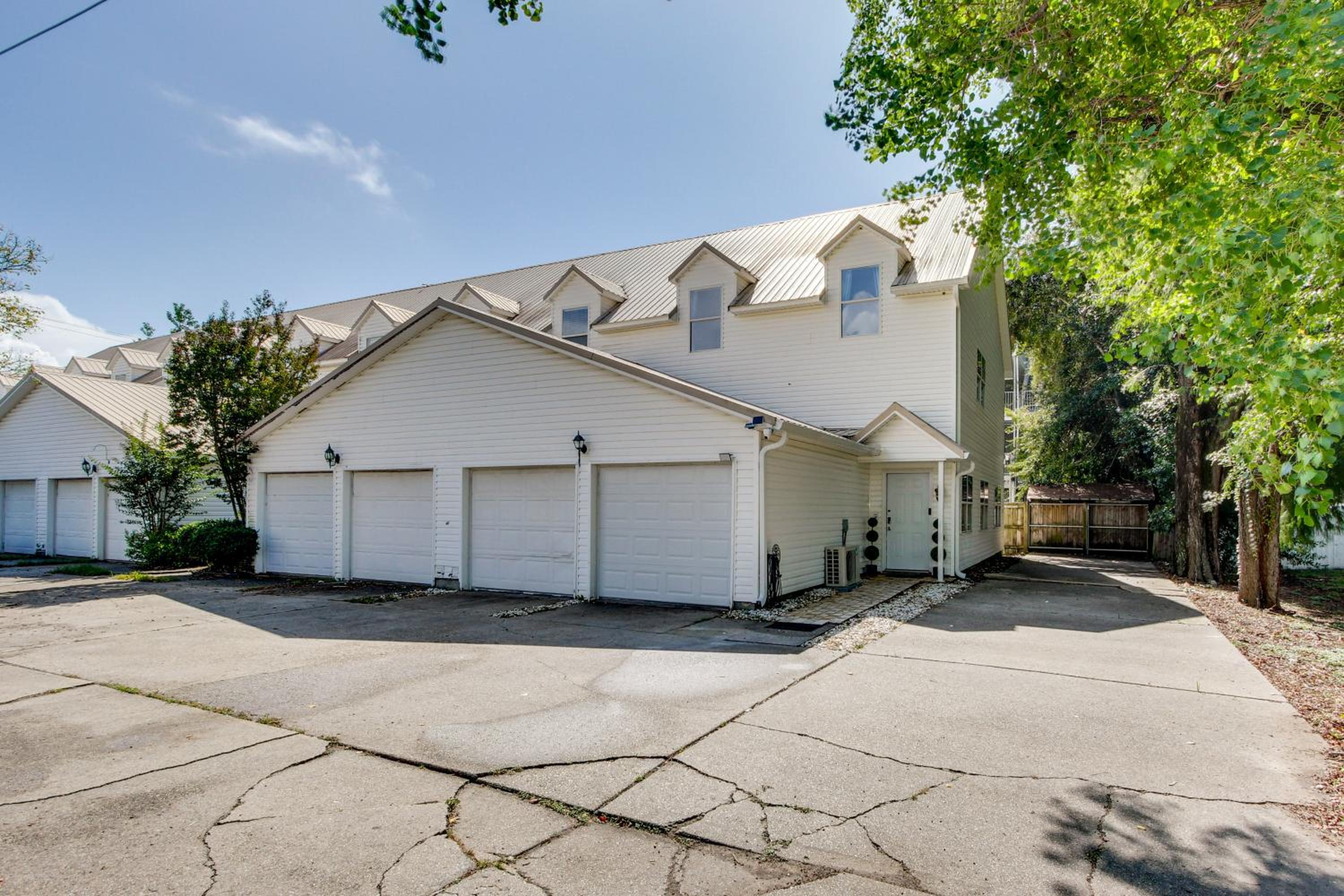 1 Block to Beach Biloxi Townhome with Media Room