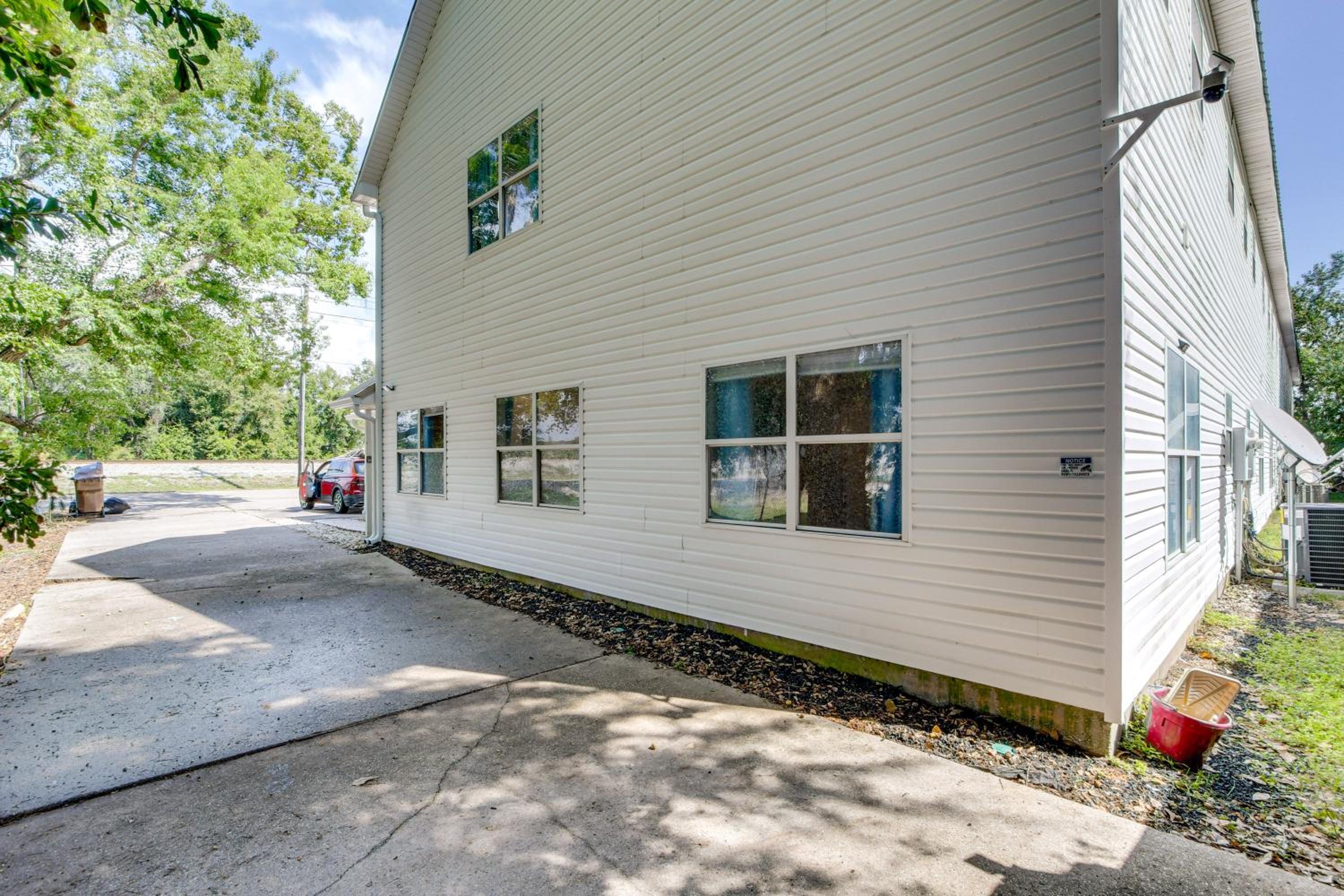 1 Block to Beach Biloxi Townhome with Media Room