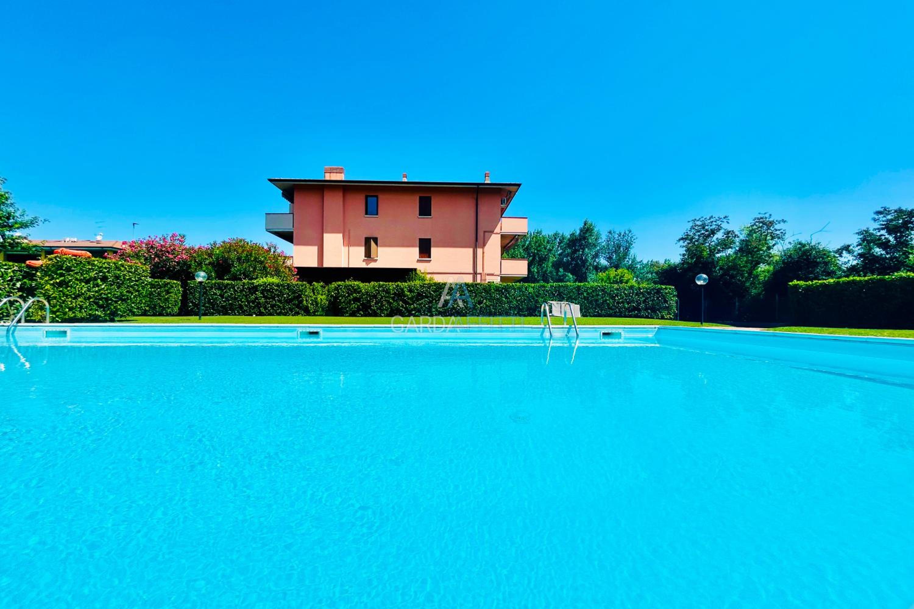 Luna Apt - Giardino privato e Piscina a Sirmione