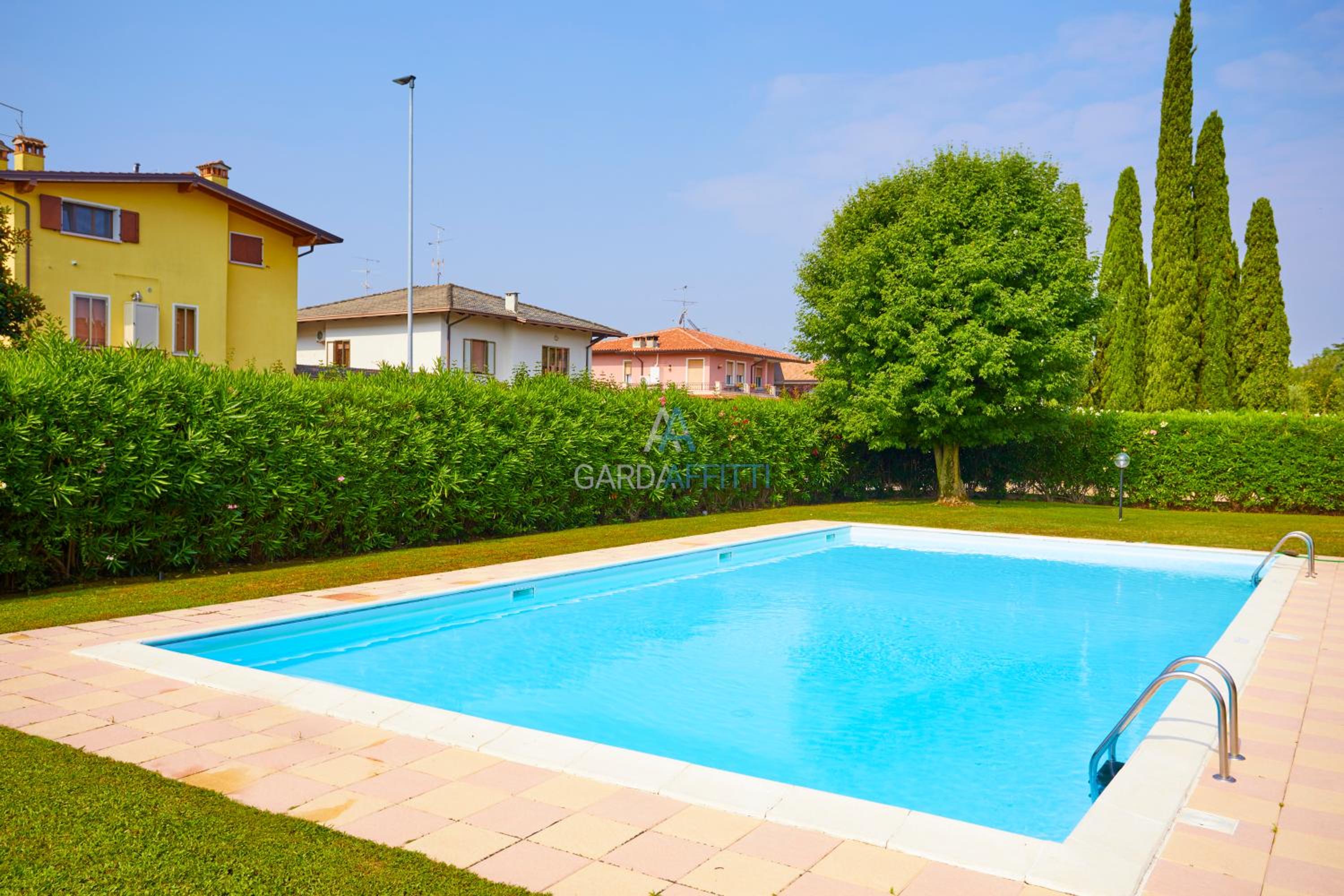 Luna Apt - Giardino privato e Piscina a Sirmione