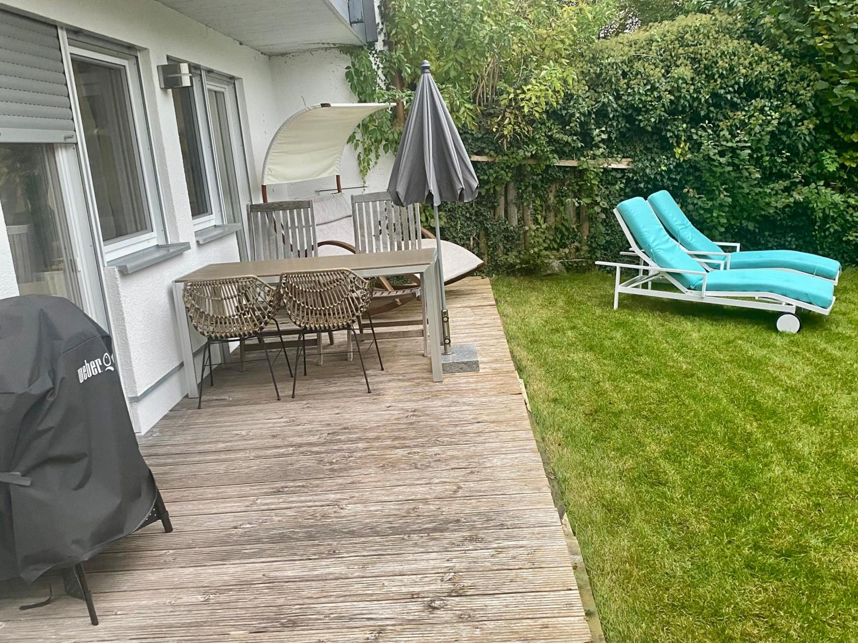 Gemütliche und voll ausgestatette 2 Zimmer Ferienwohnung am Wörthsee mit Terrasse, Grill, Schaukel, Doppelbett oder getrennte Betten fußläufig zu S-Bahn na