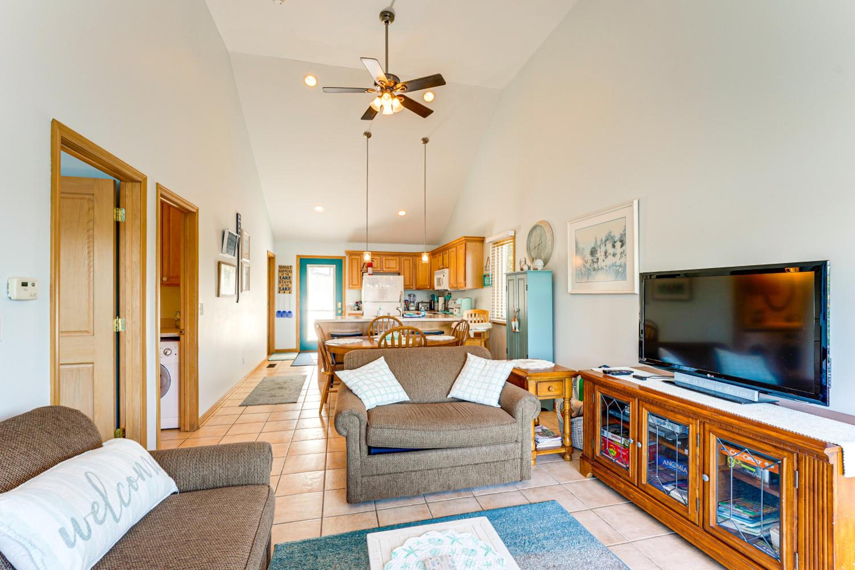 13 Mi to South Haven Lakefront Retreat with Dock!